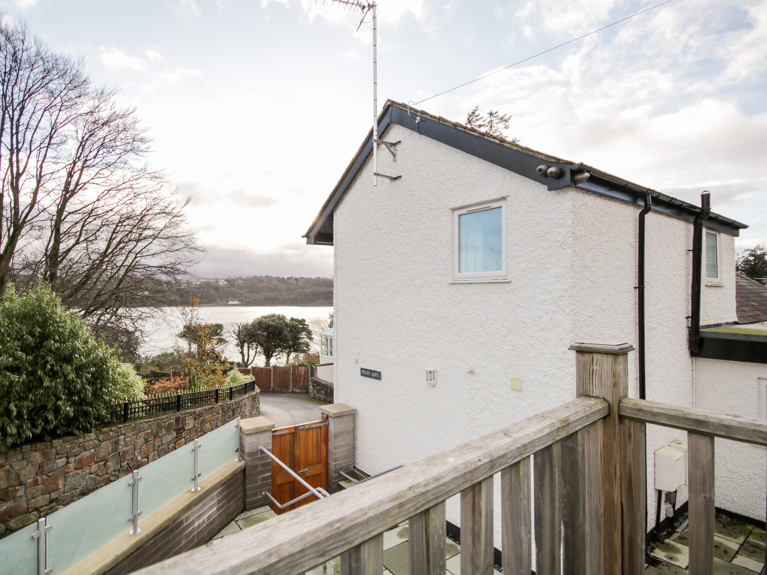 Holiday Cottage Reviews for Pilots Loft - Holiday Cottage in Menai Bridge, Isle of Anglesey