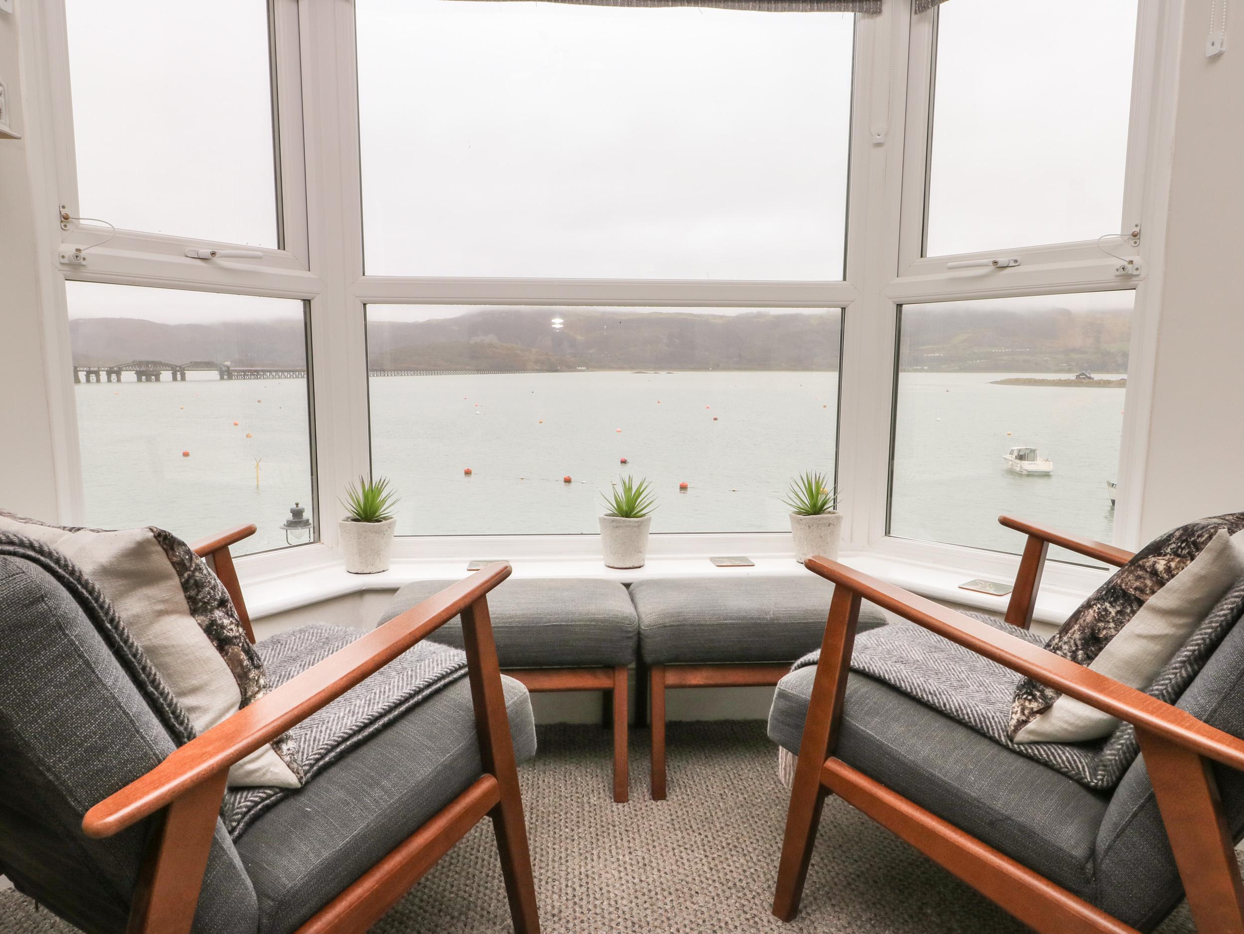 Holiday Cottage Reviews for Harbour View - Flat 2 - Holiday Cottage in Barmouth, Gwynedd
