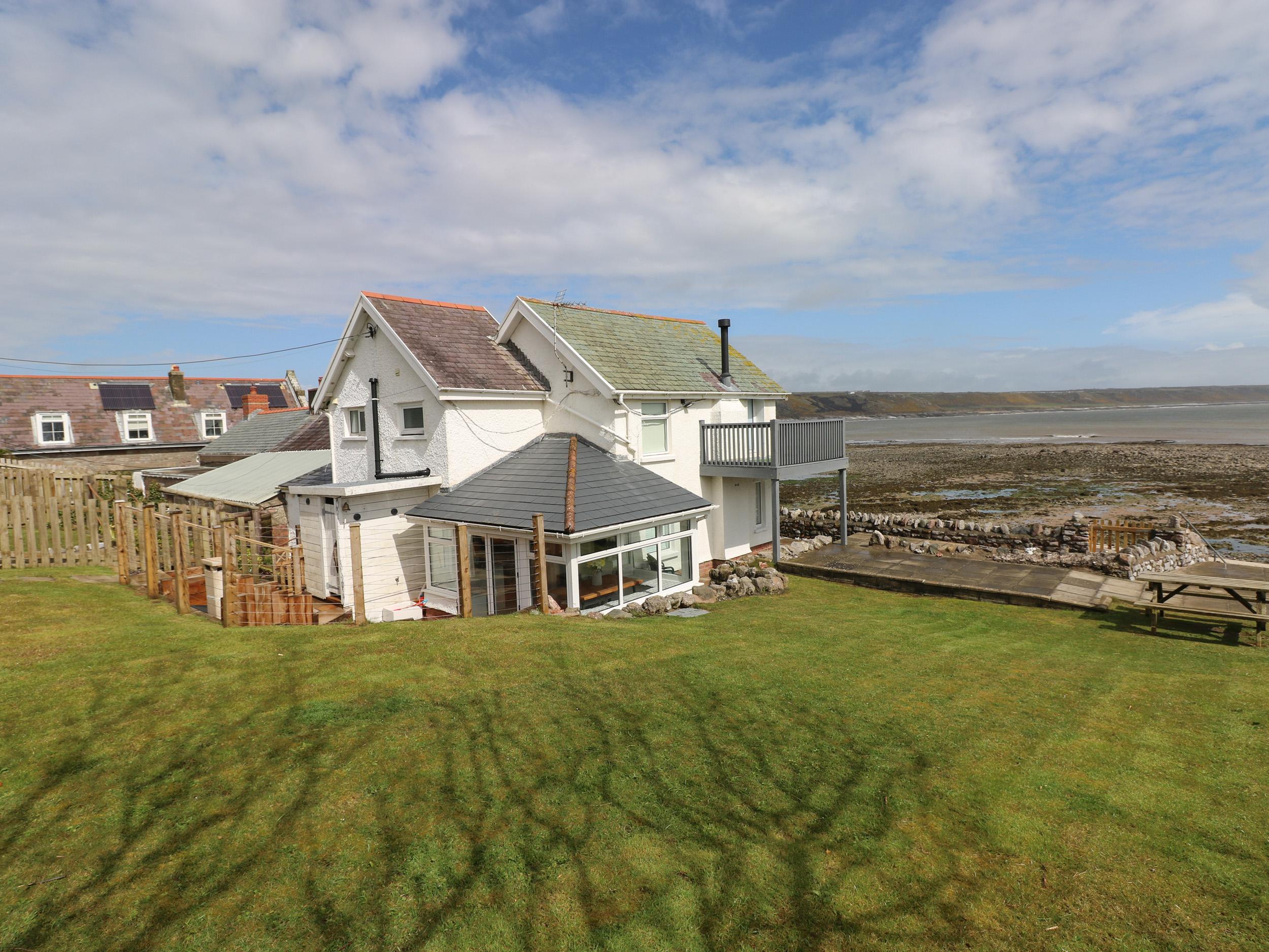 Holiday Cottage Reviews for 2 Salt Cottage - Self Catering Property in Swansea, West Glamorgan