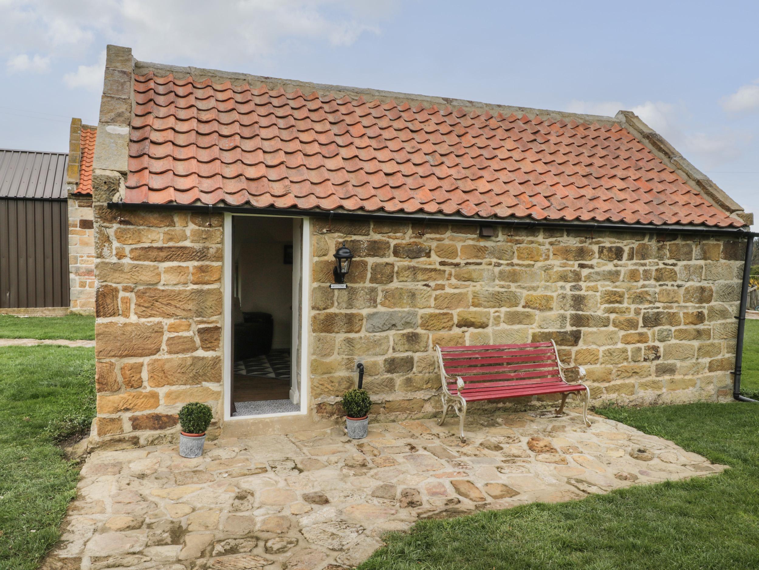 Holiday Cottage Reviews for Swallow Cottage - Holiday Cottage in Staithes, North Yorkshire