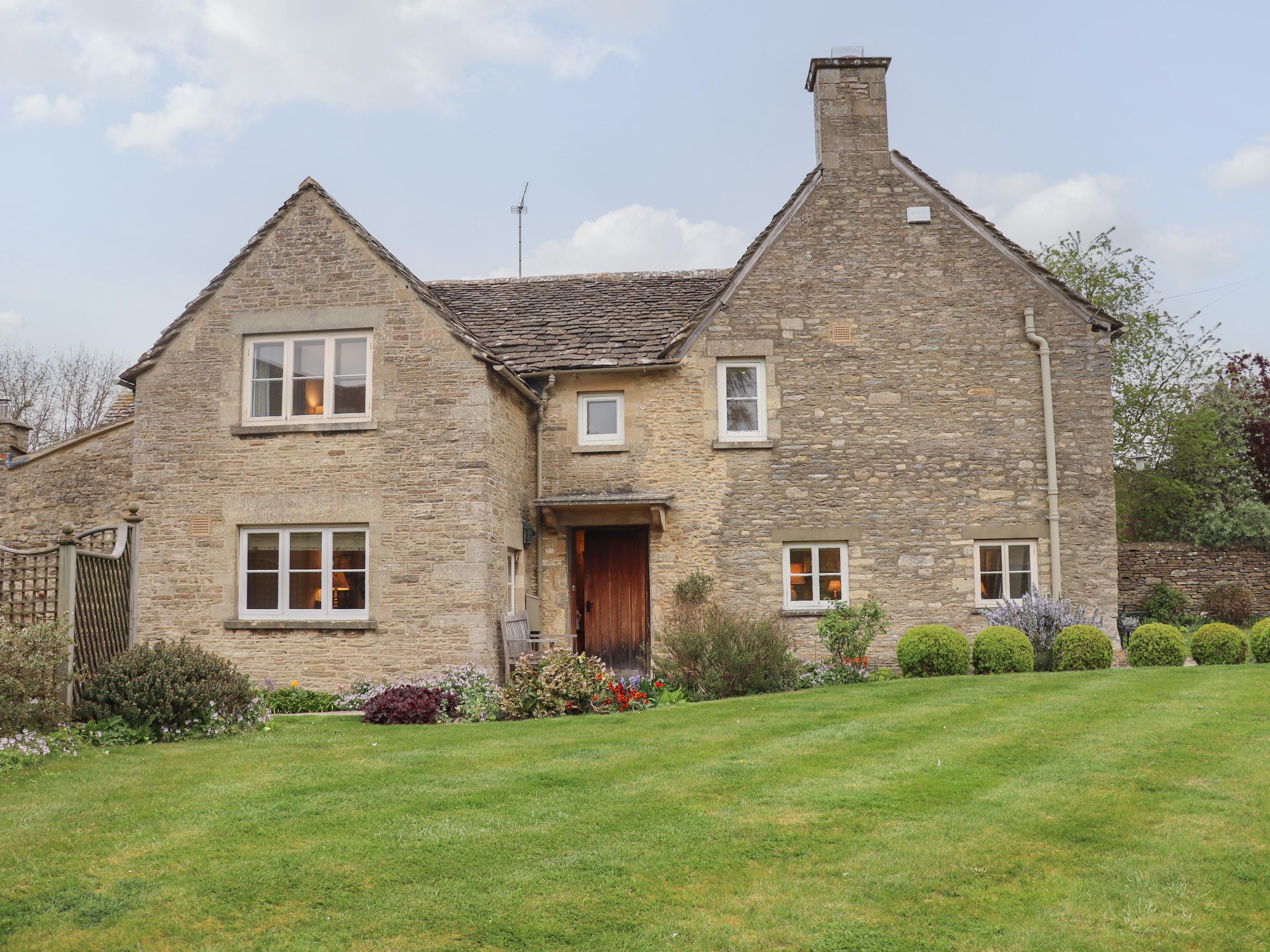 Holiday Cottage Reviews for Manor Cottage - Self Catering Property in Cirencester, Gloucestershire