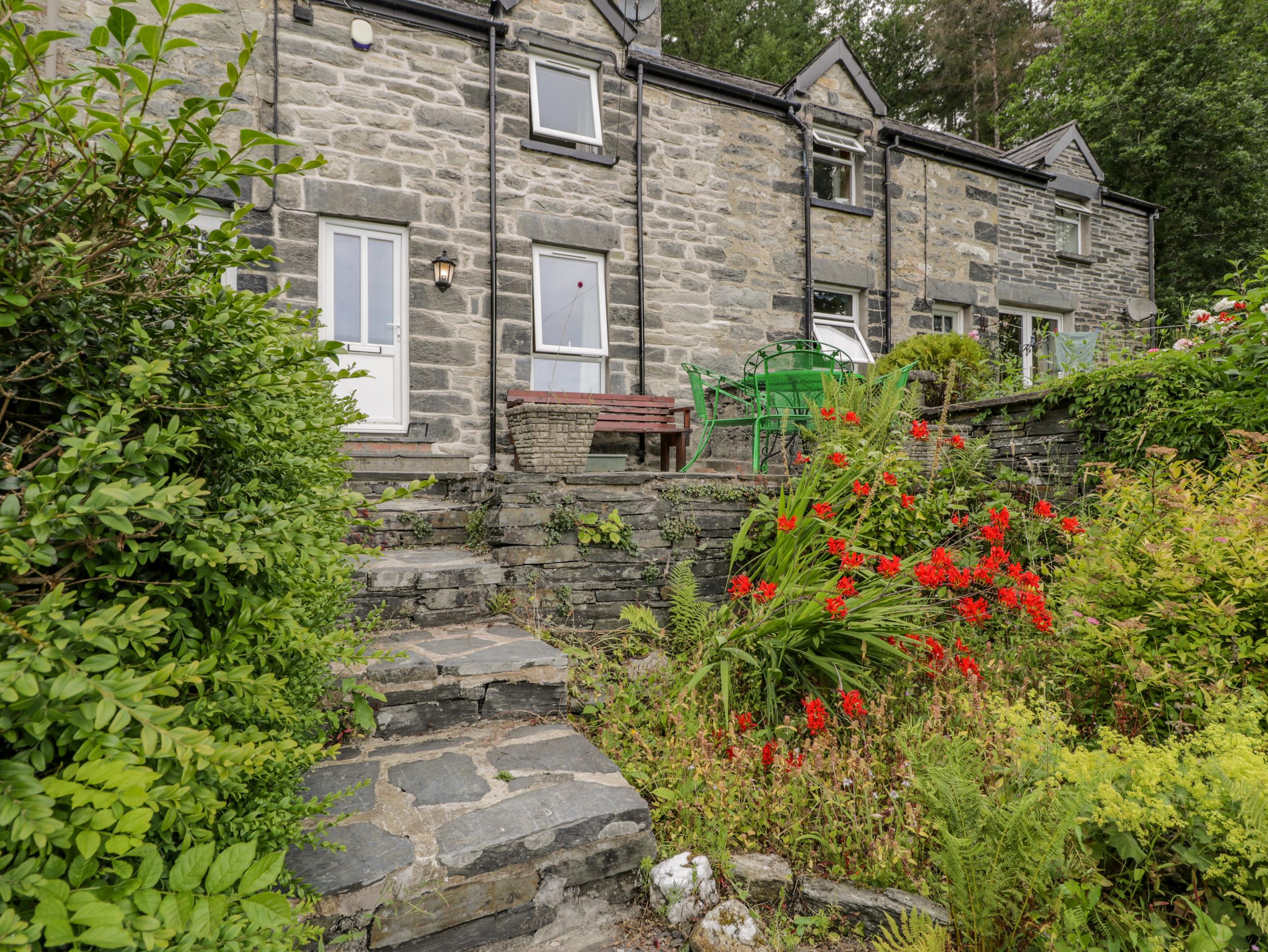 Holiday Cottage Reviews for Awelfryn - Cottage Holiday in Betws-y-coed, Conwy