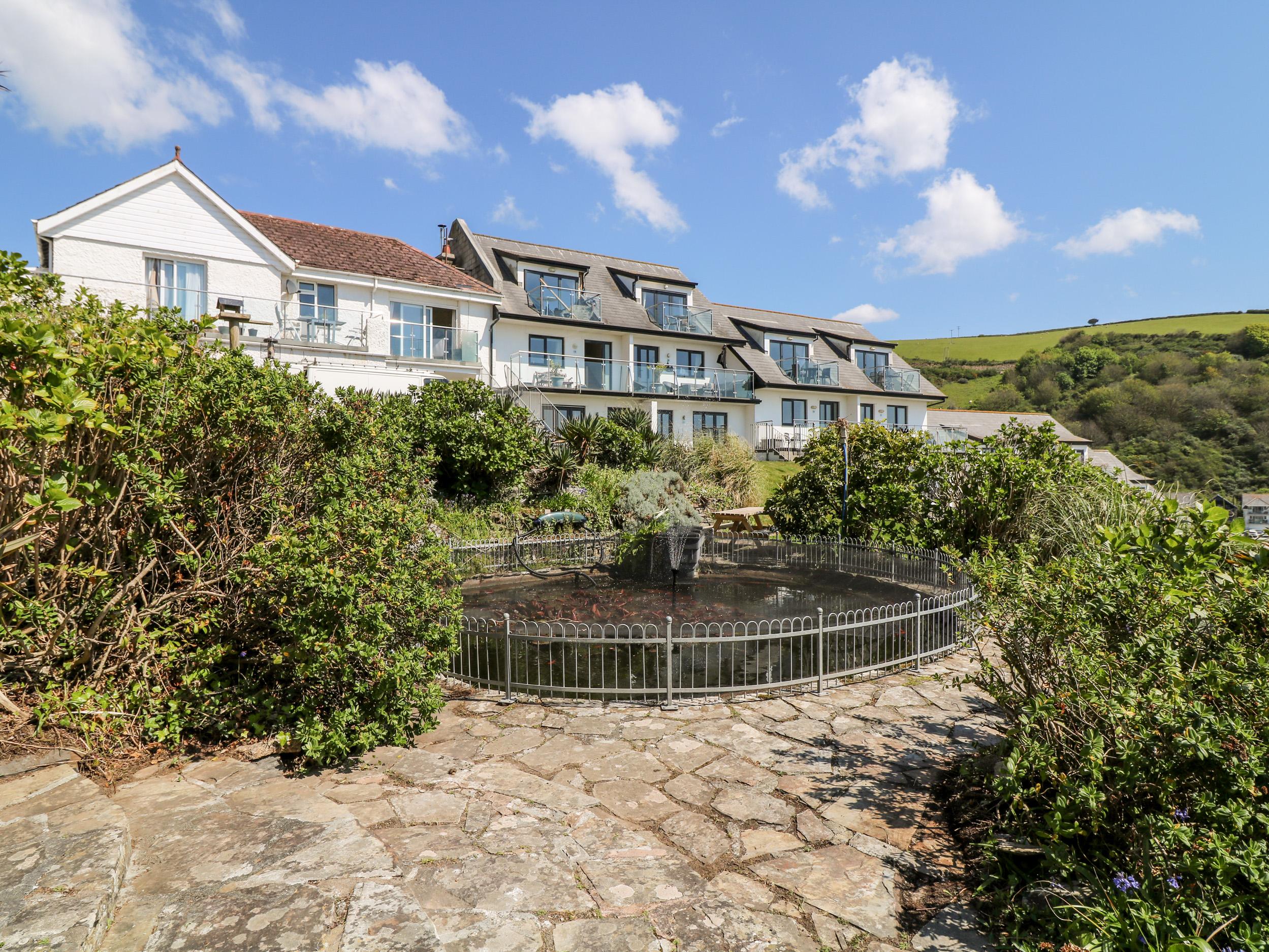 Holiday Cottage Reviews for Apartment 24 - Cottage Holiday in Looe, Cornwall Inc Scilly
