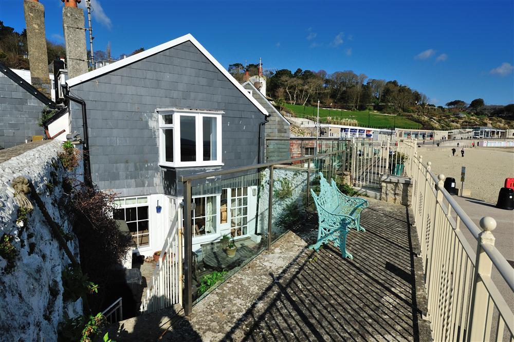 Holiday Cottage Reviews for Gull Cottage - Self Catering Property in Lyme Regis, Dorset