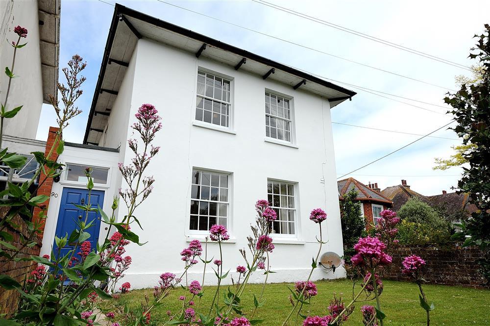 Holiday Cottage Reviews for The White House - Self Catering in West Bay, Dorset