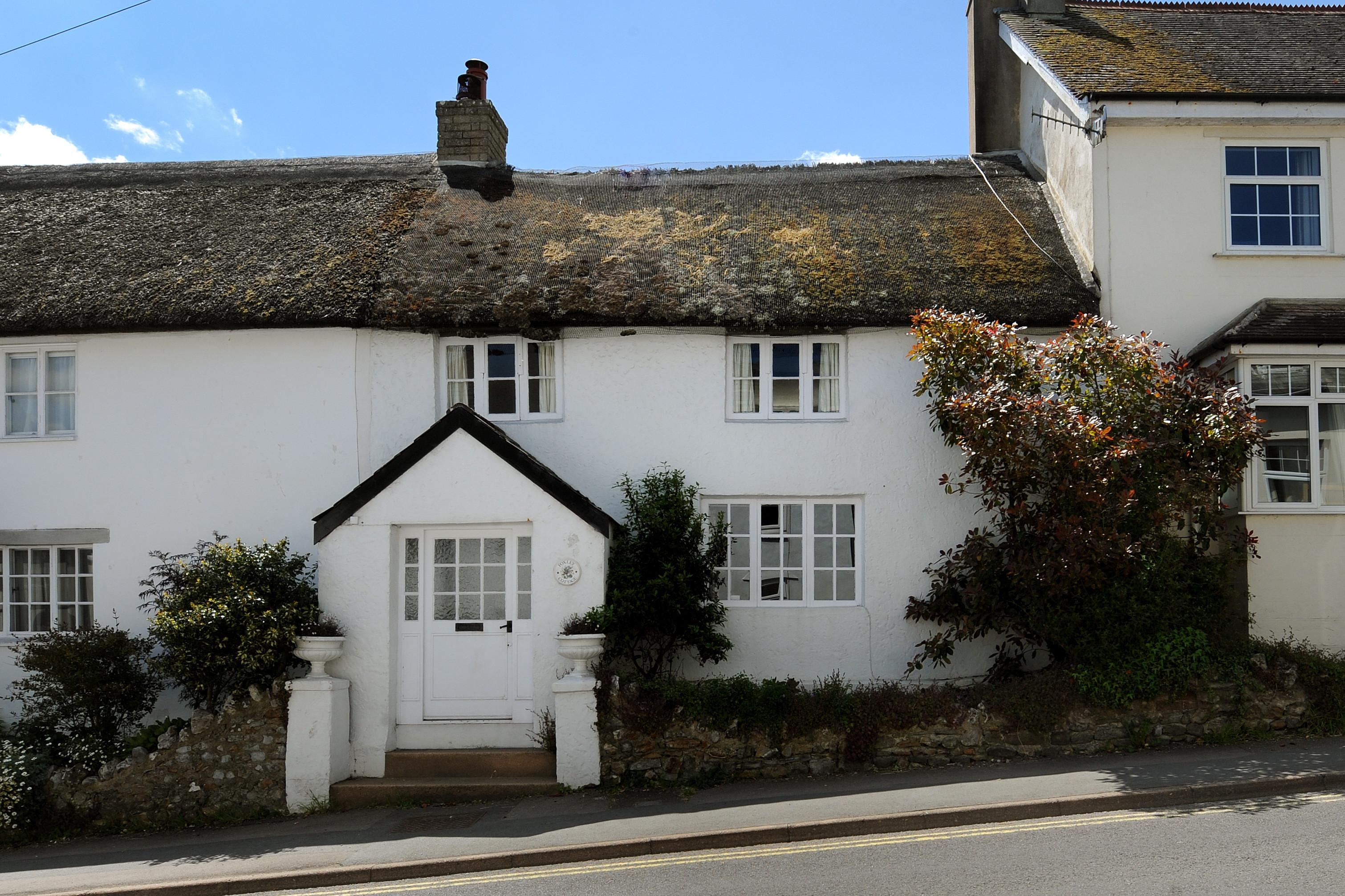 Holiday Cottage Reviews for Foxley Cottage - Self Catering Property in Charmouth, Dorset