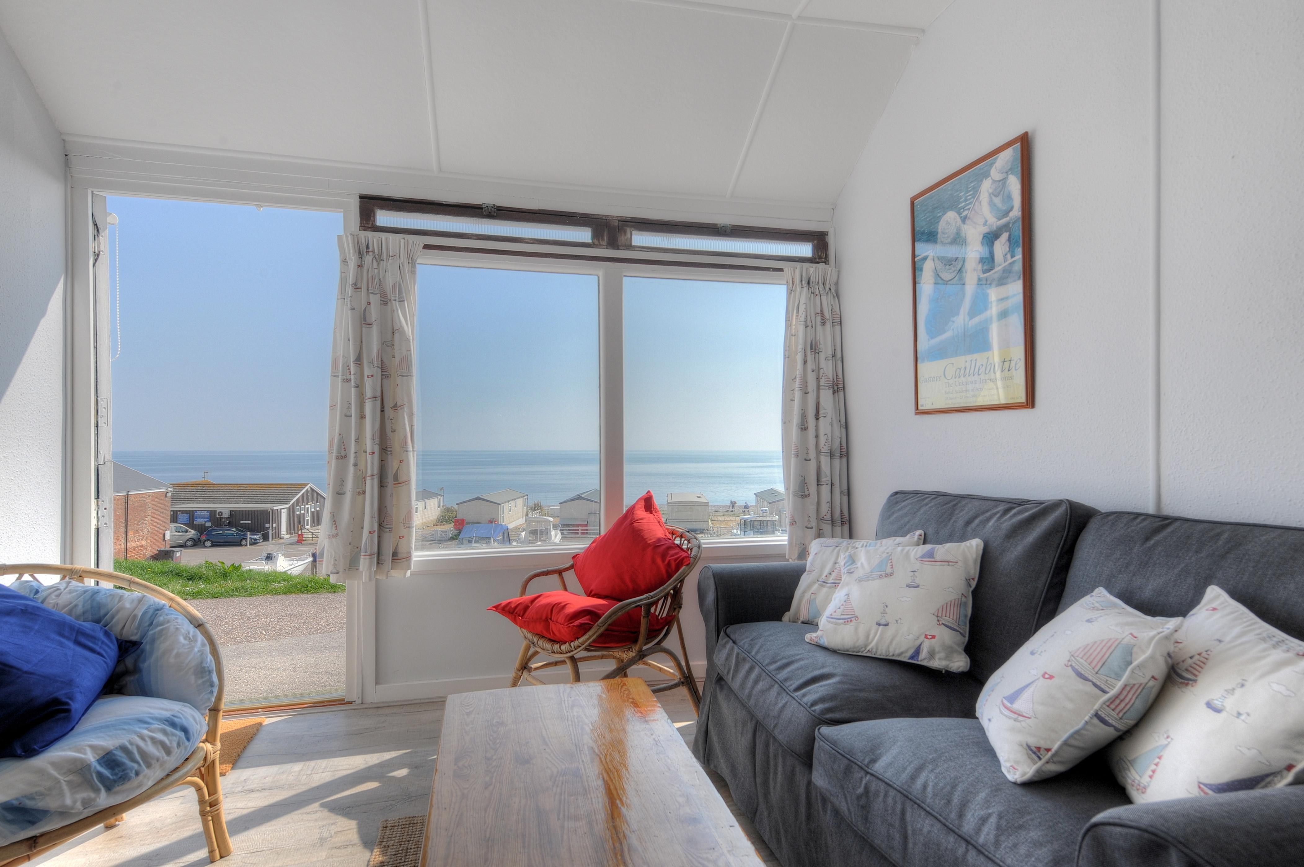 Holiday Cottage Reviews for The Hut - Self Catering Property in Lyme Regis, Dorset