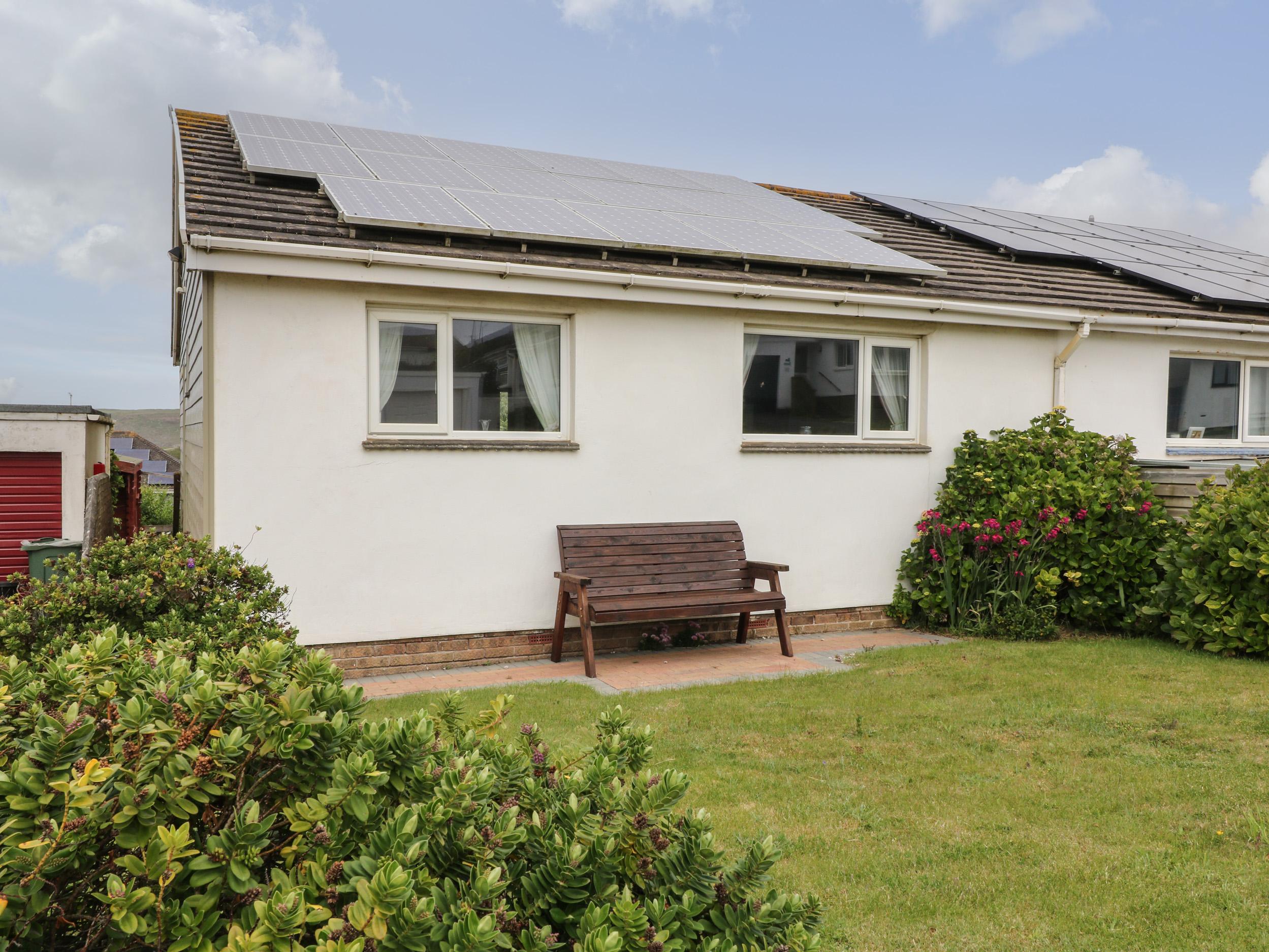 Holiday Cottage Reviews for 7 Atlantic Close - Cottage Holiday in Bude, Cornwall Inc Scilly