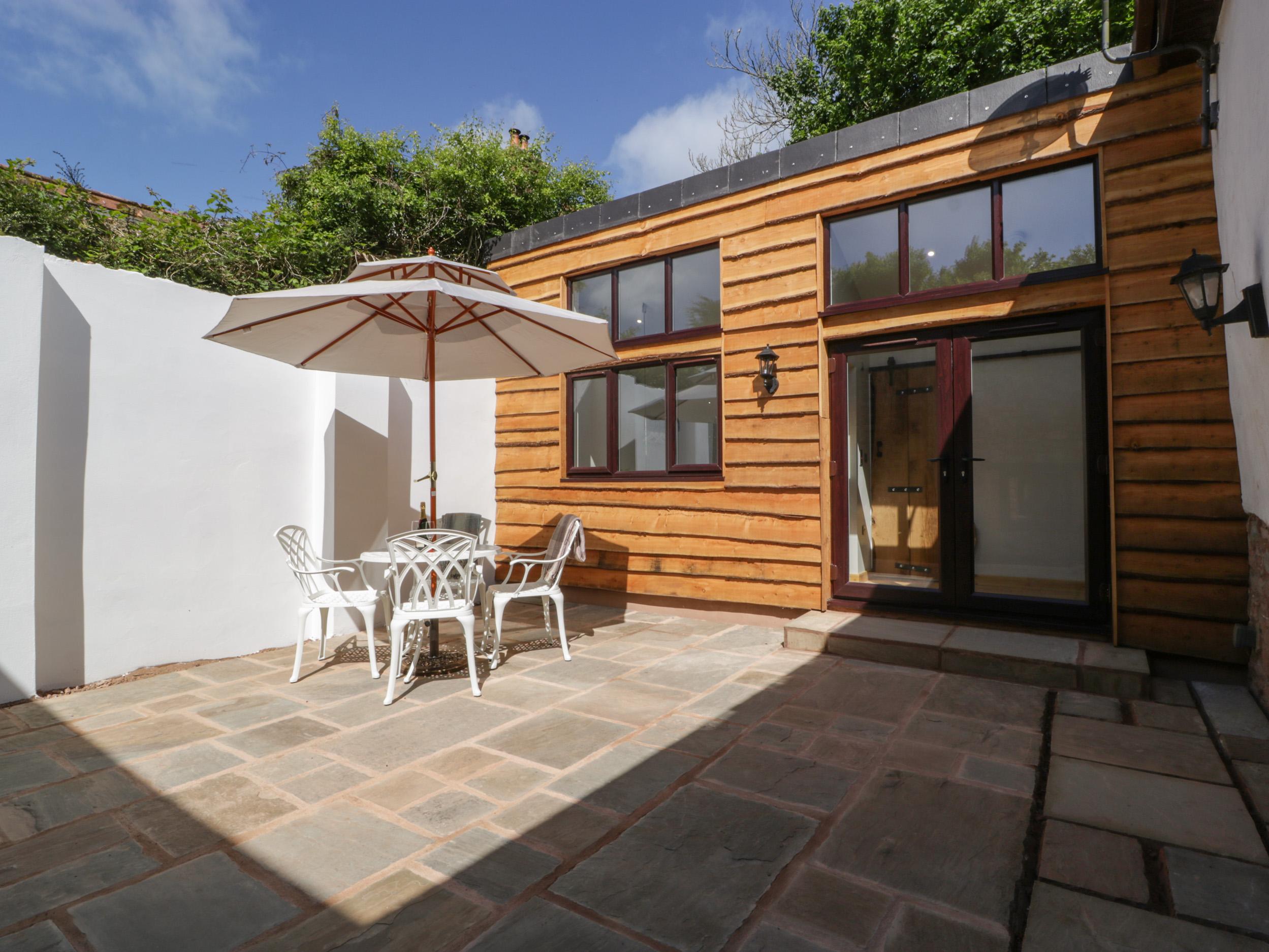 Holiday Cottage Reviews for Hillfarrow Hideaway - Self Catering in Uffculme, Devon