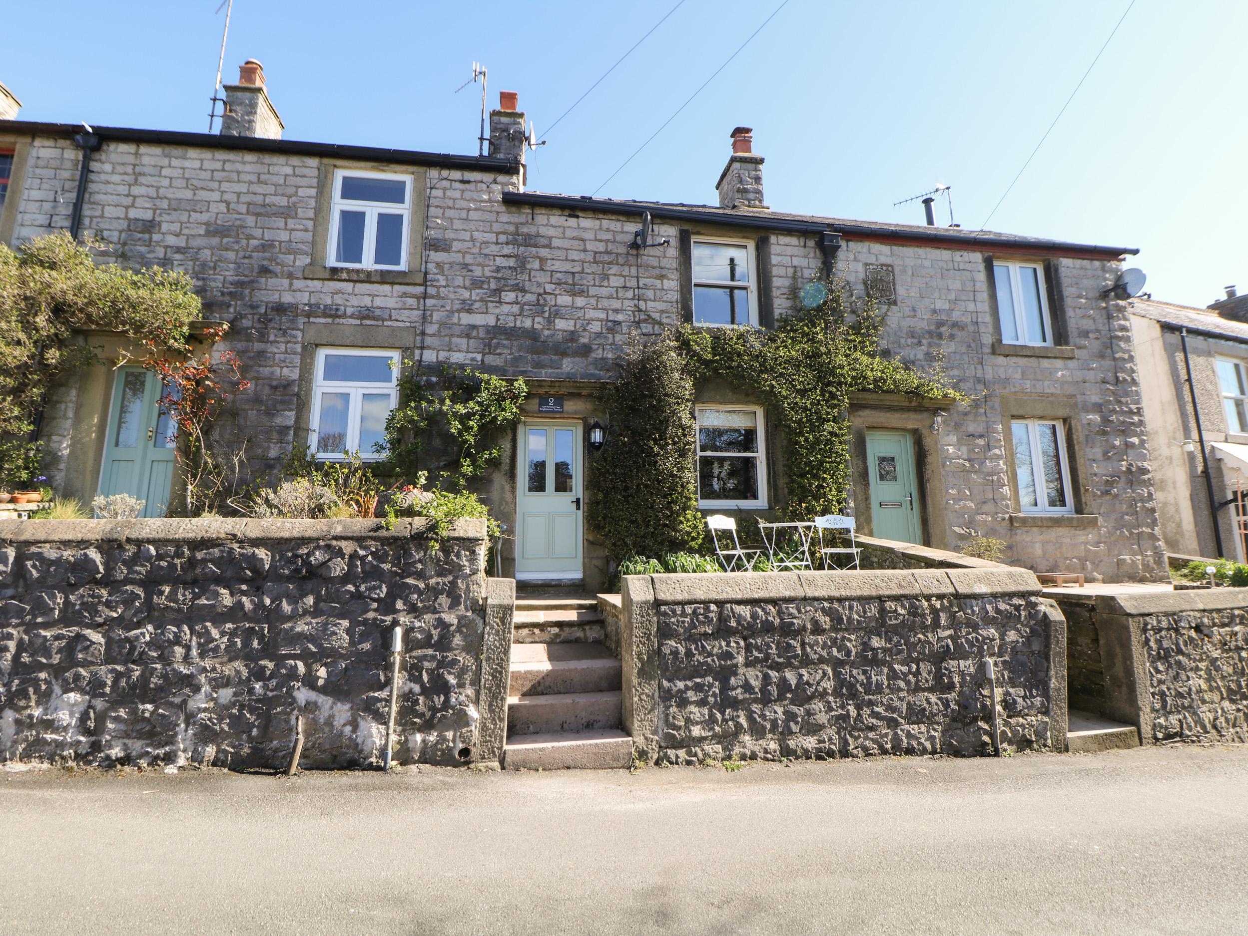 Holiday Cottage Reviews for 2 Brightmore Terrace - Cottage Holiday in Tideswell, Derbyshire