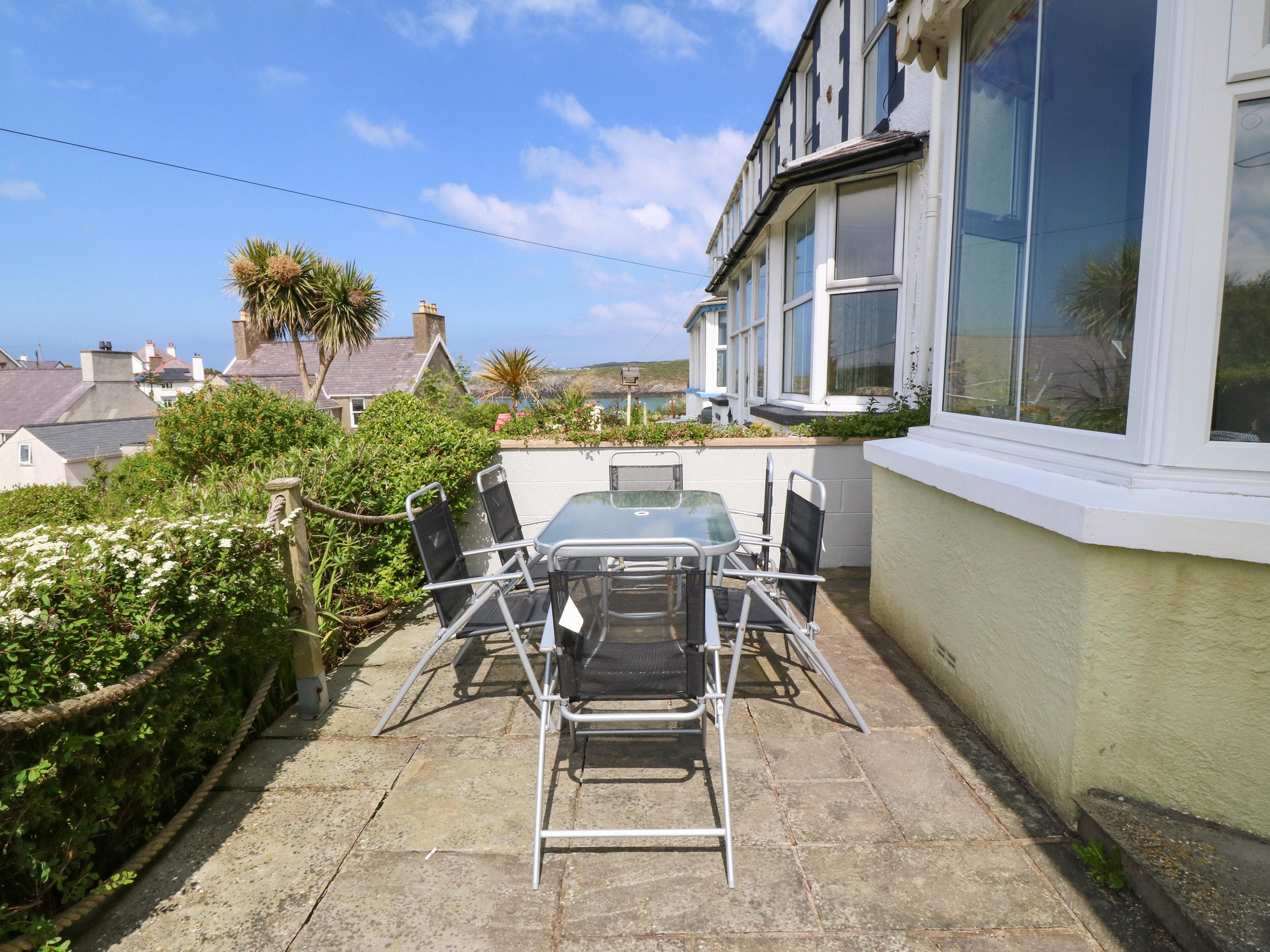 Holiday Cottage Reviews for Gorphwysfa - Cottage Holiday in Cemaes Bay, Isle of Anglesey