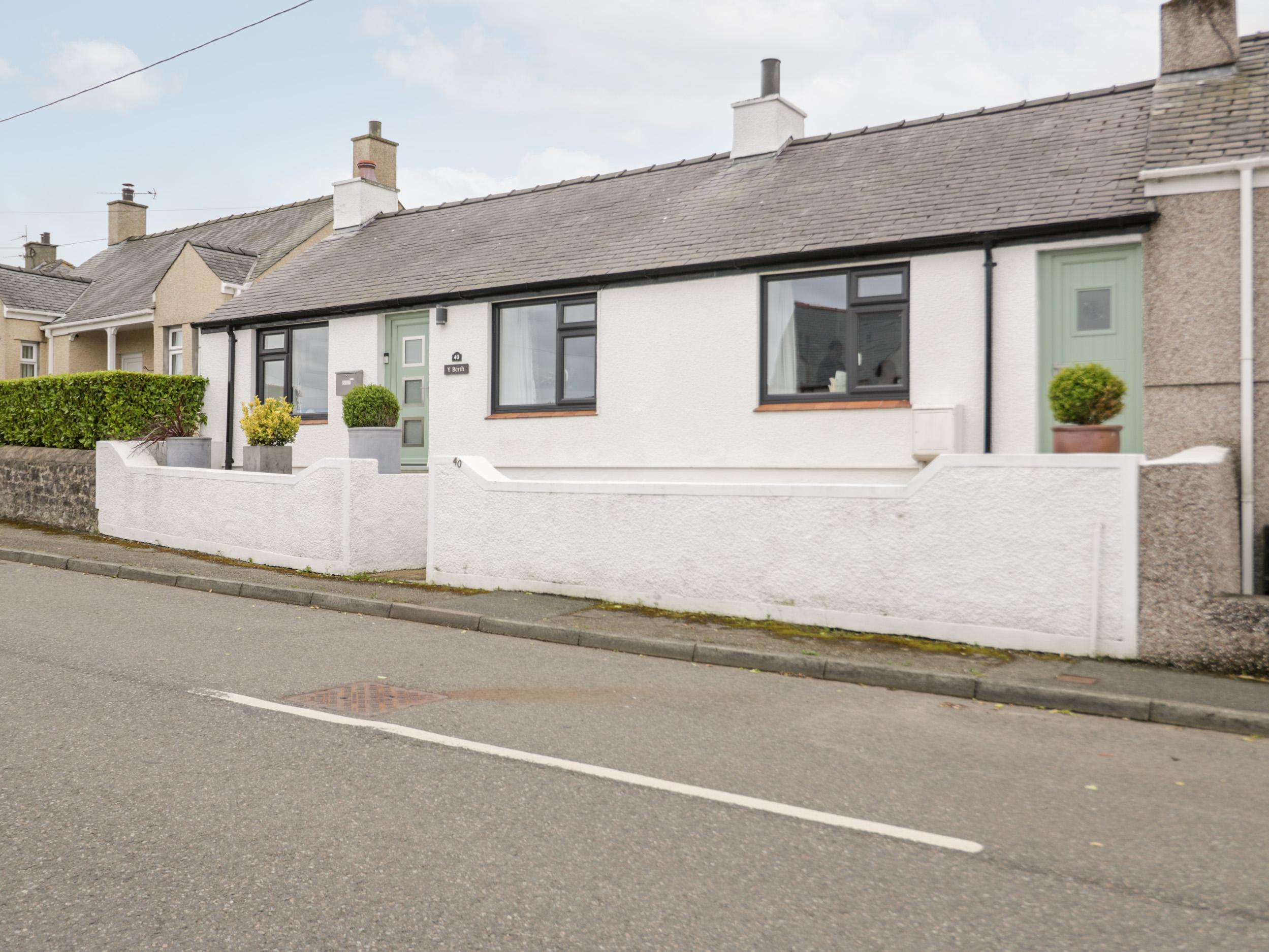 Holiday Cottage Reviews for 40 Llaneilian Road - Holiday Cottage in Amlwch, Isle of Anglesey