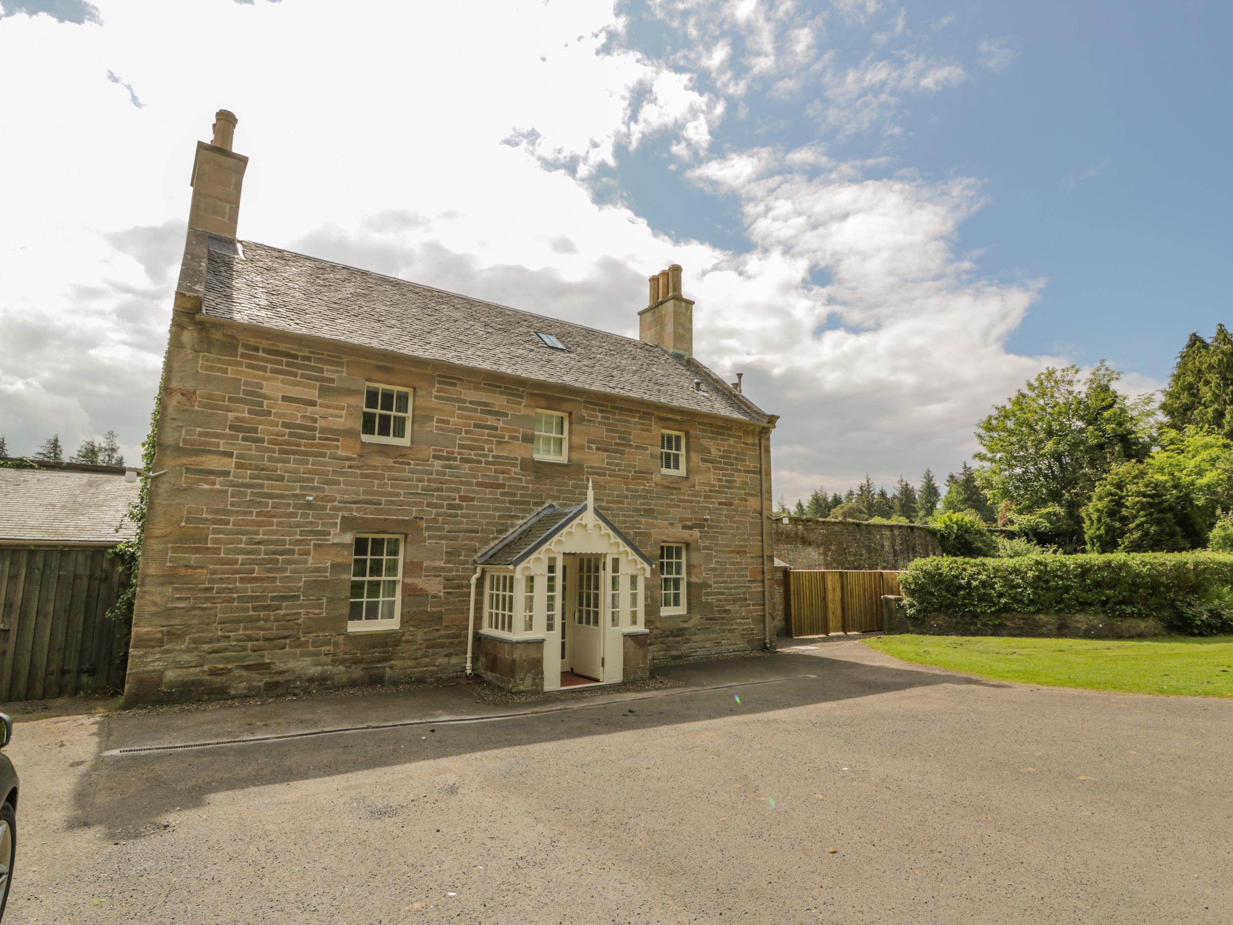 Holiday Cottage Reviews for Garden House - Holiday Cottage in Maybole, South Ayrshire