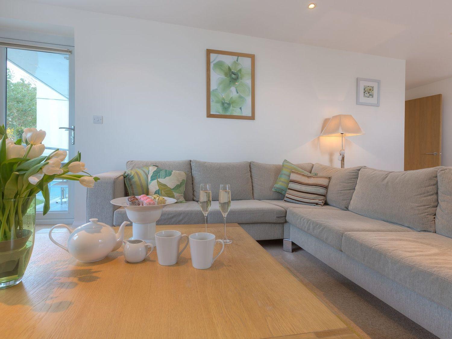Holiday Cottage Reviews for Sea Bleu - Cottage Holiday in Carbis Bay, Cornwall Inc Scilly