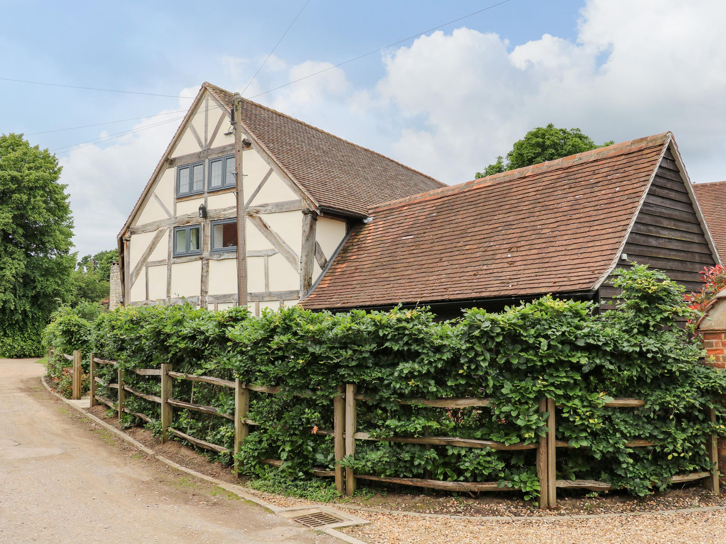Holiday Cottage Reviews for 2 Great Tangley Barns - Holiday Cottage in Wonersh, Surrey