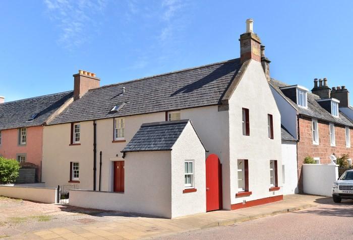 Holiday Cottage Reviews for Seashell Cottage - Holiday Cottage in Inverness, Highlands