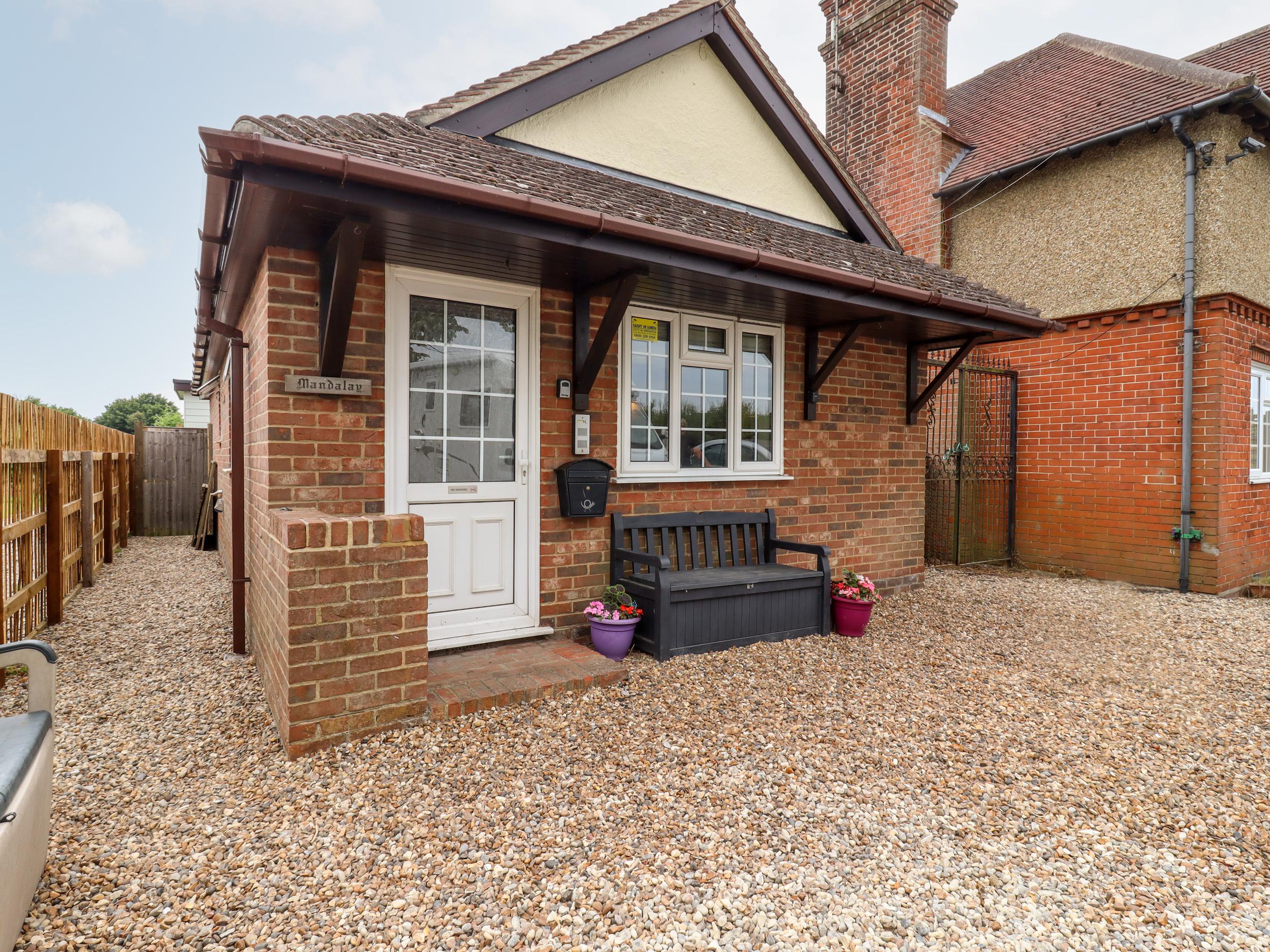 Holiday Cottage Reviews for Mandalay - Holiday Cottage in Epping Green, Essex