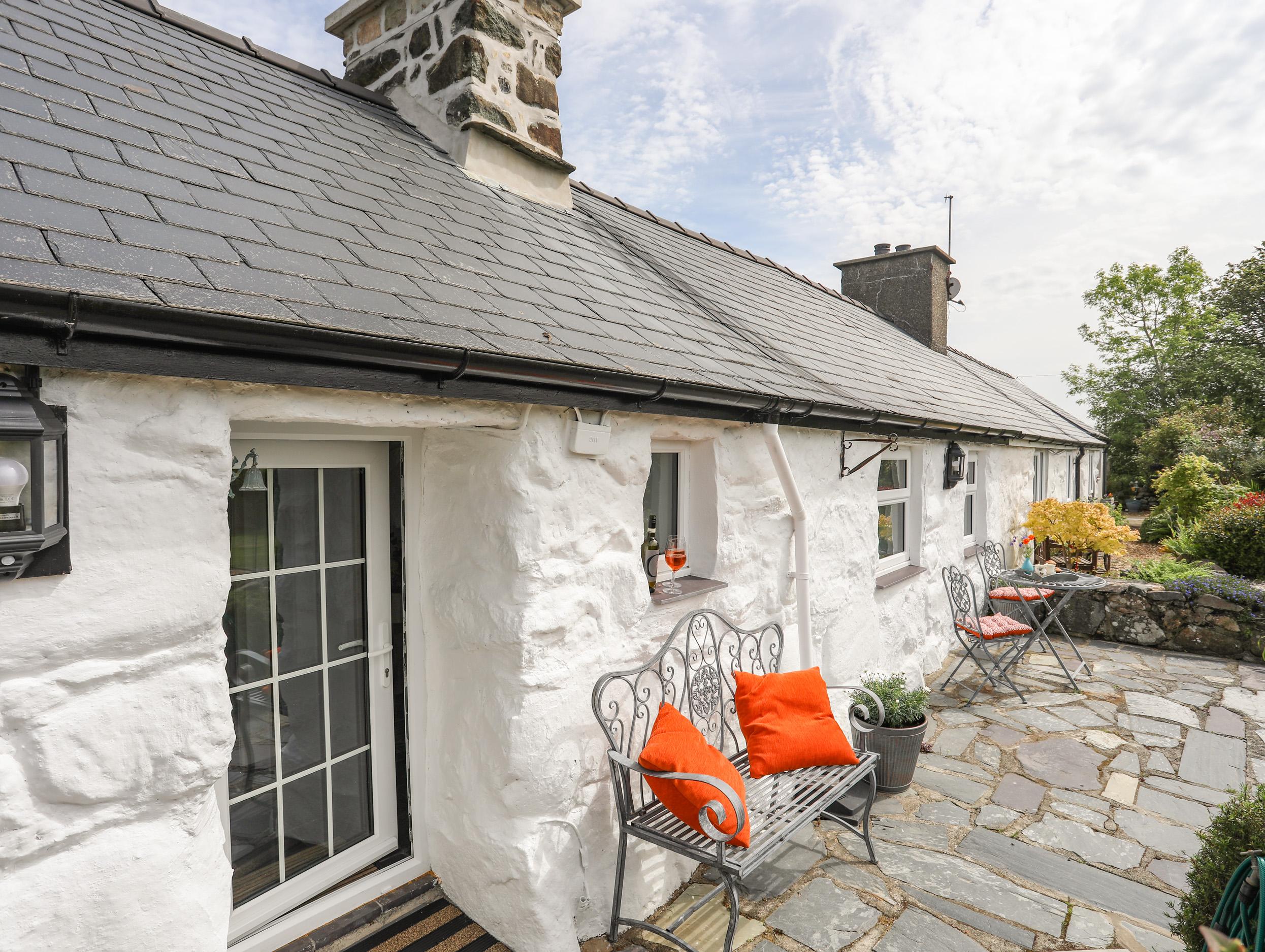 Holiday Cottage Reviews for Clydfan - Self Catering Property in Criccieth, Gwynedd