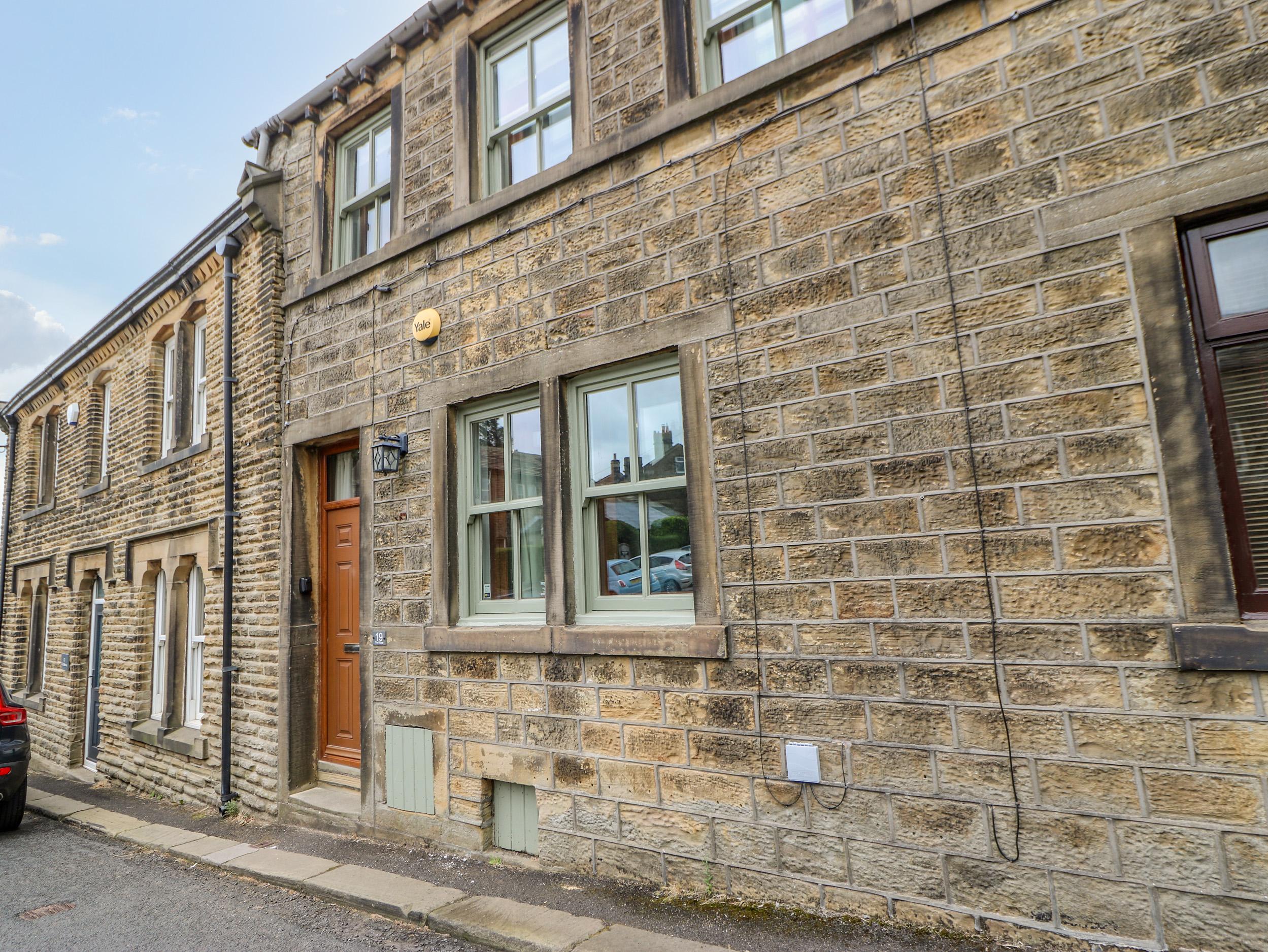 Holiday Cottage Reviews for 19 The Village - Cottage Holiday in Holmfirth, West Yorkshire