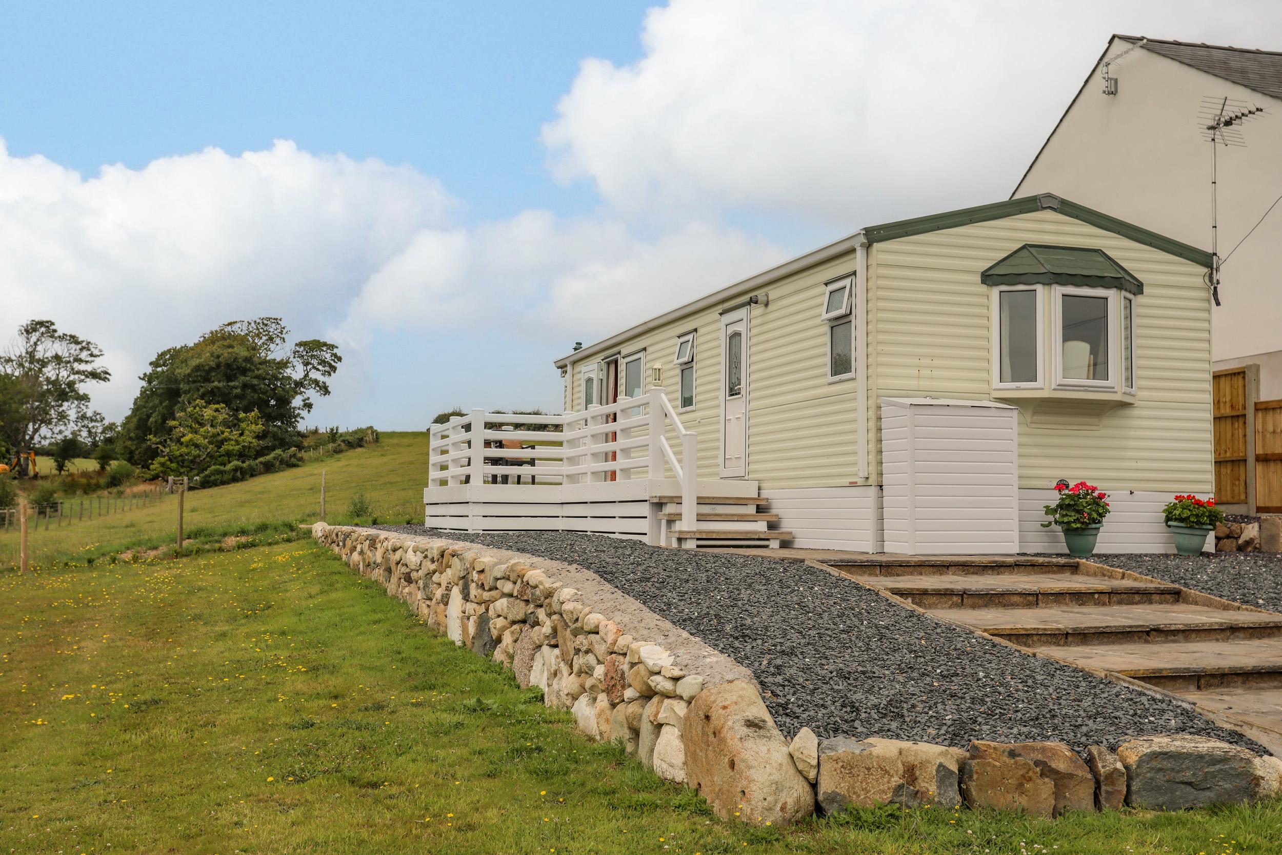 Holiday Cottage Reviews for Ty Newydd Caravan - Cottage Holiday in Pwllheli, Gwynedd