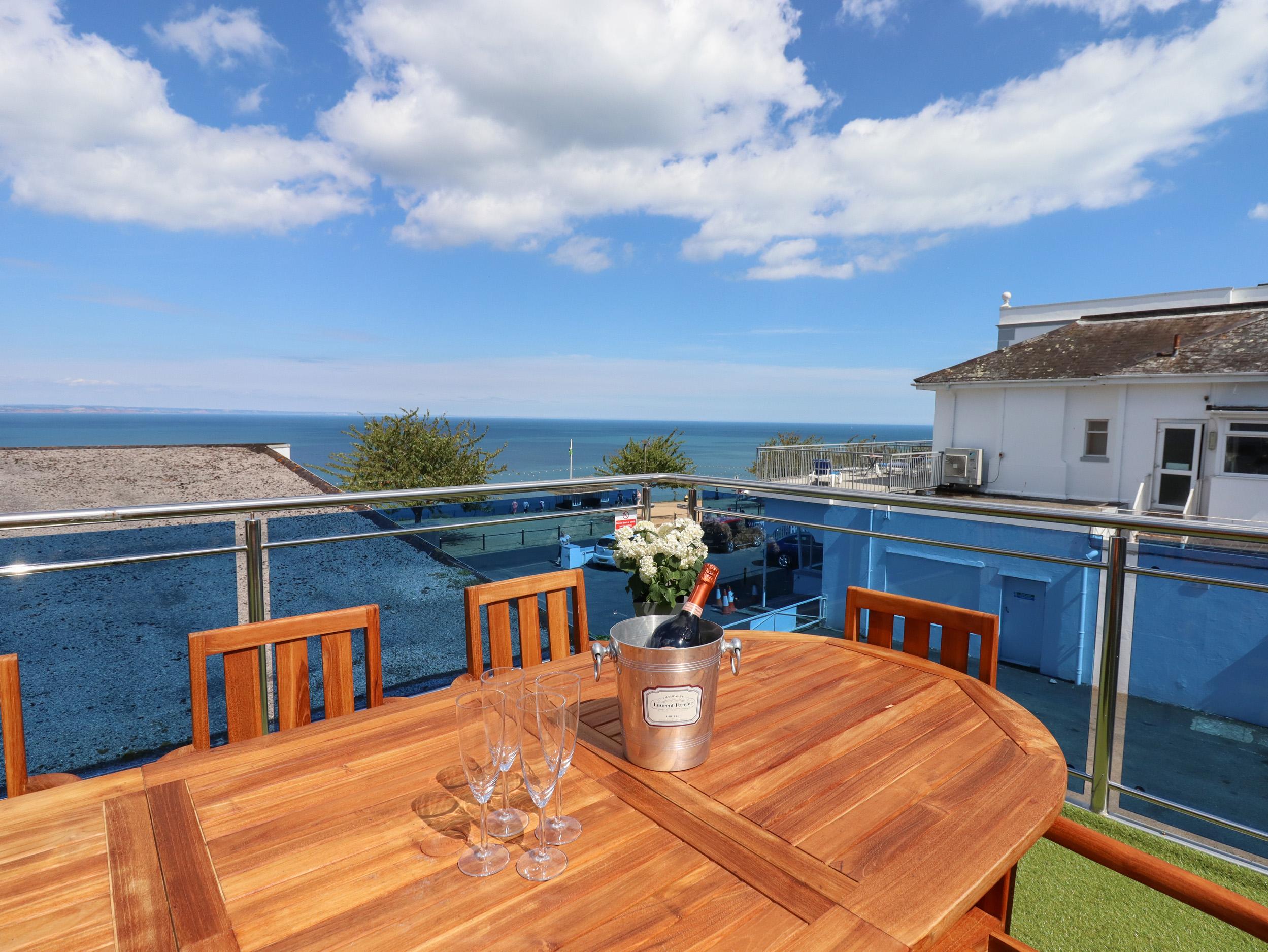 Holiday Cottage Reviews for Apartment at Morningside Hotel - Holiday Cottage in Torquay, Devon