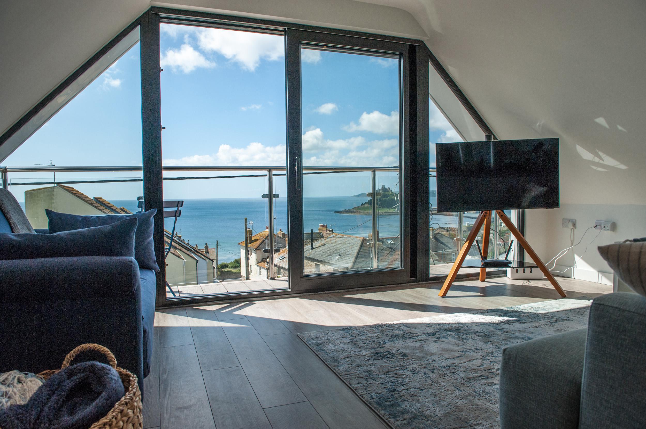 Holiday Cottage Reviews for Marazion Attic - Holiday Cottage in Marazion, Cornwall Inc Scilly
