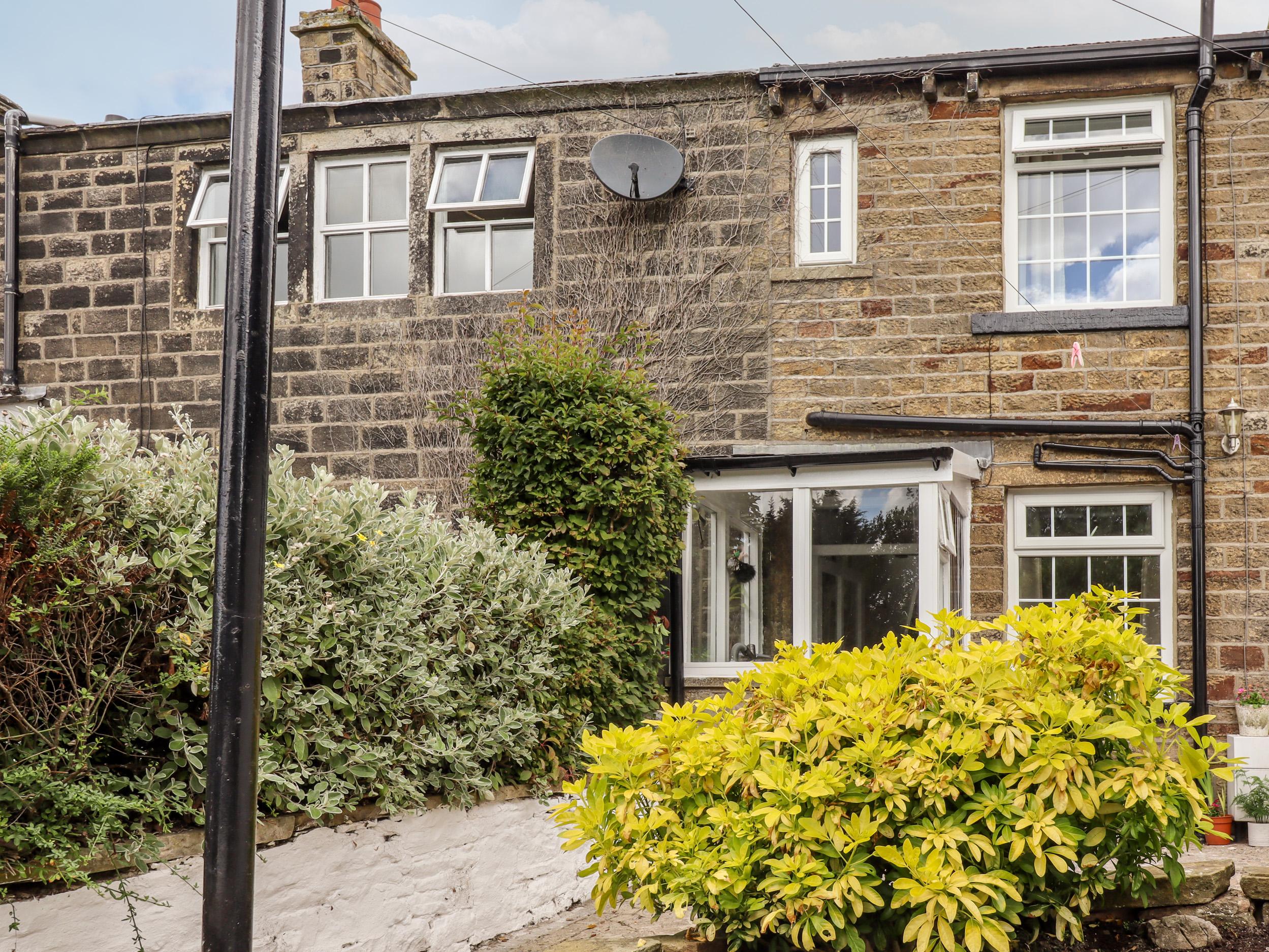 Holiday Cottage Reviews for 1 Pickles Hill - Cottage Holiday in Bradford, West Yorkshire