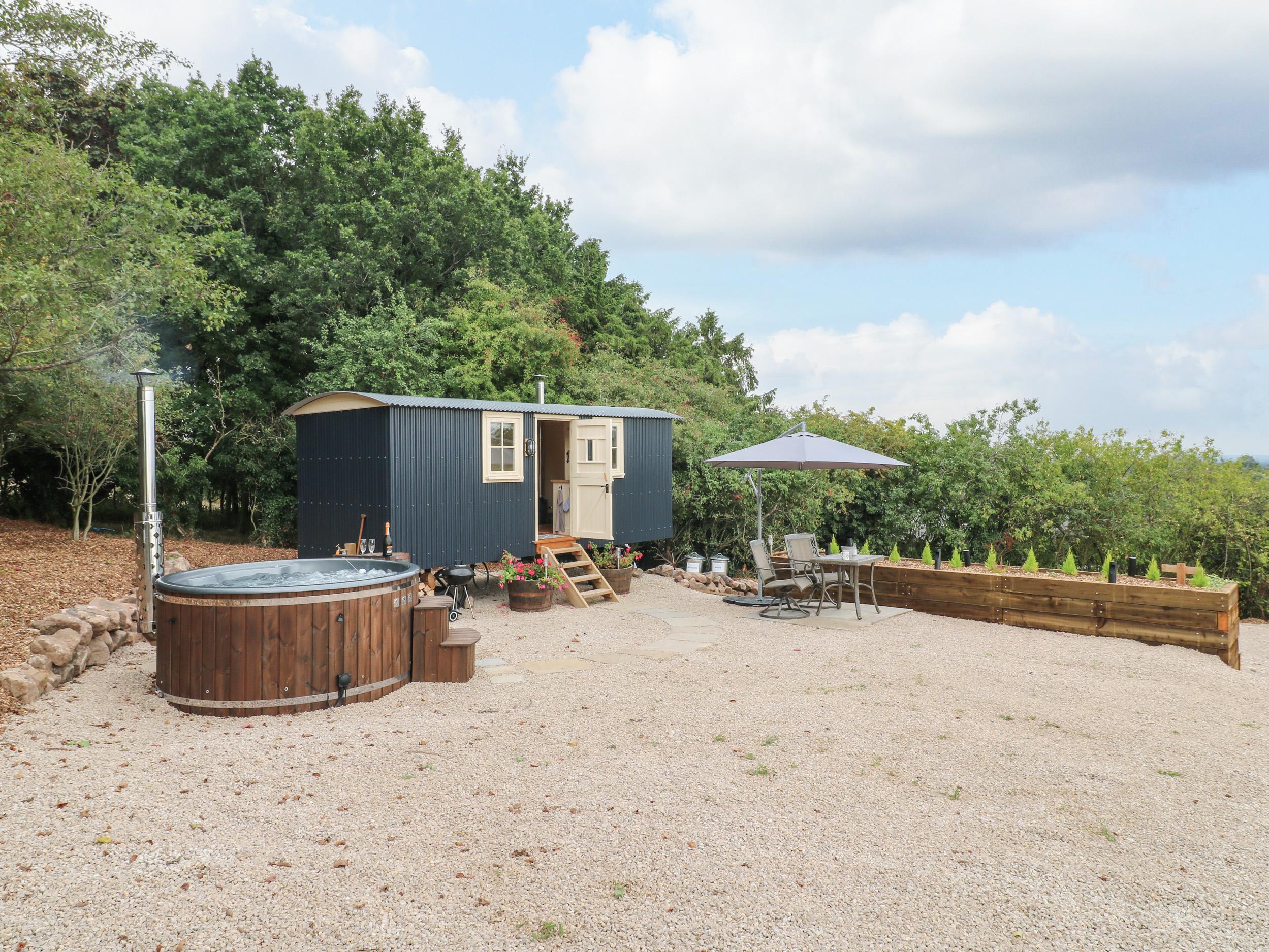 Holiday Cottage Reviews for High Grounds Shepherd's Hut - Holiday Cottage in Ashbourne, Derbyshire