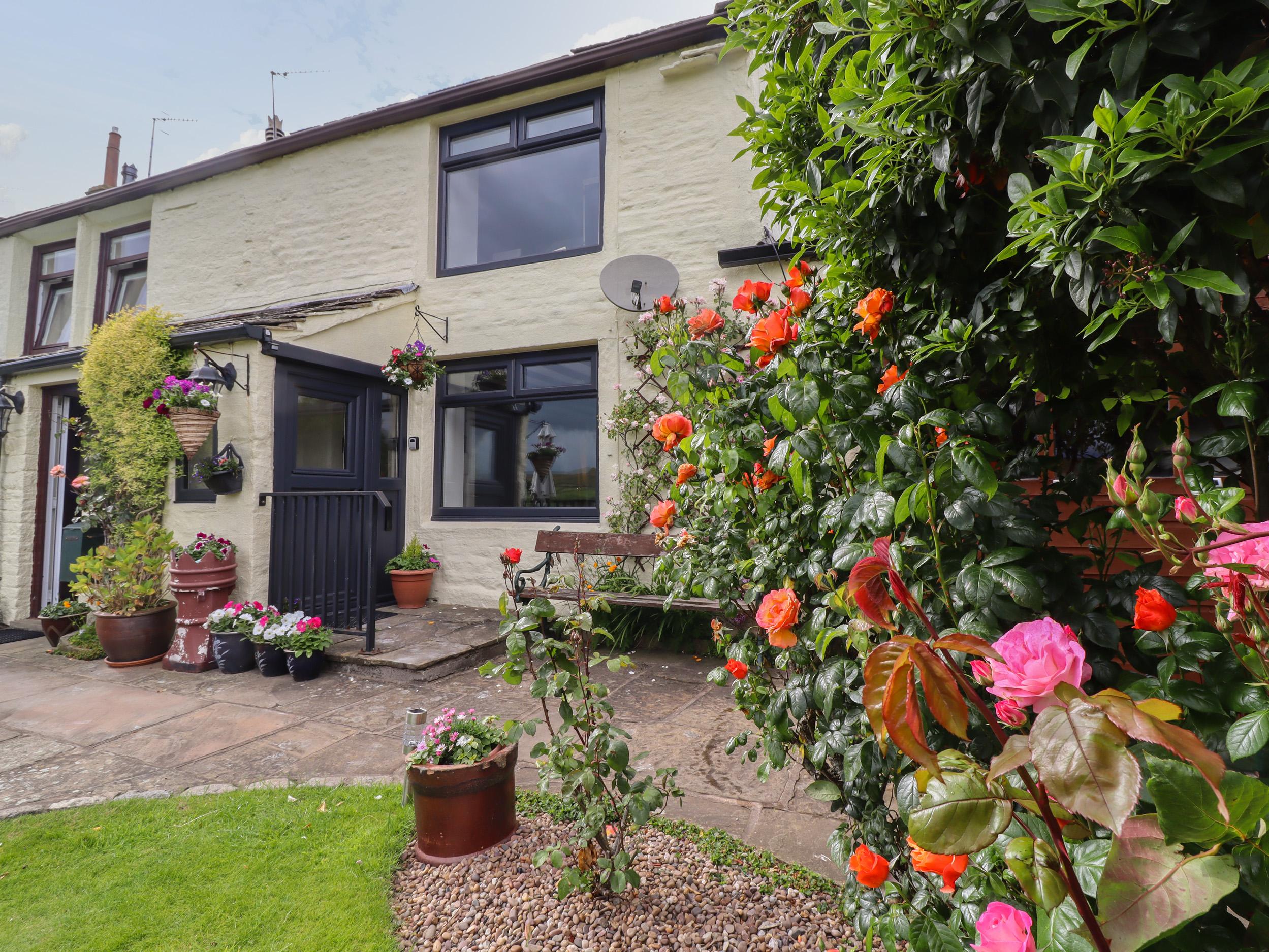 Holiday Cottage Reviews for Sarah's Cottage - Holiday Cottage in Bradford, West Yorkshire