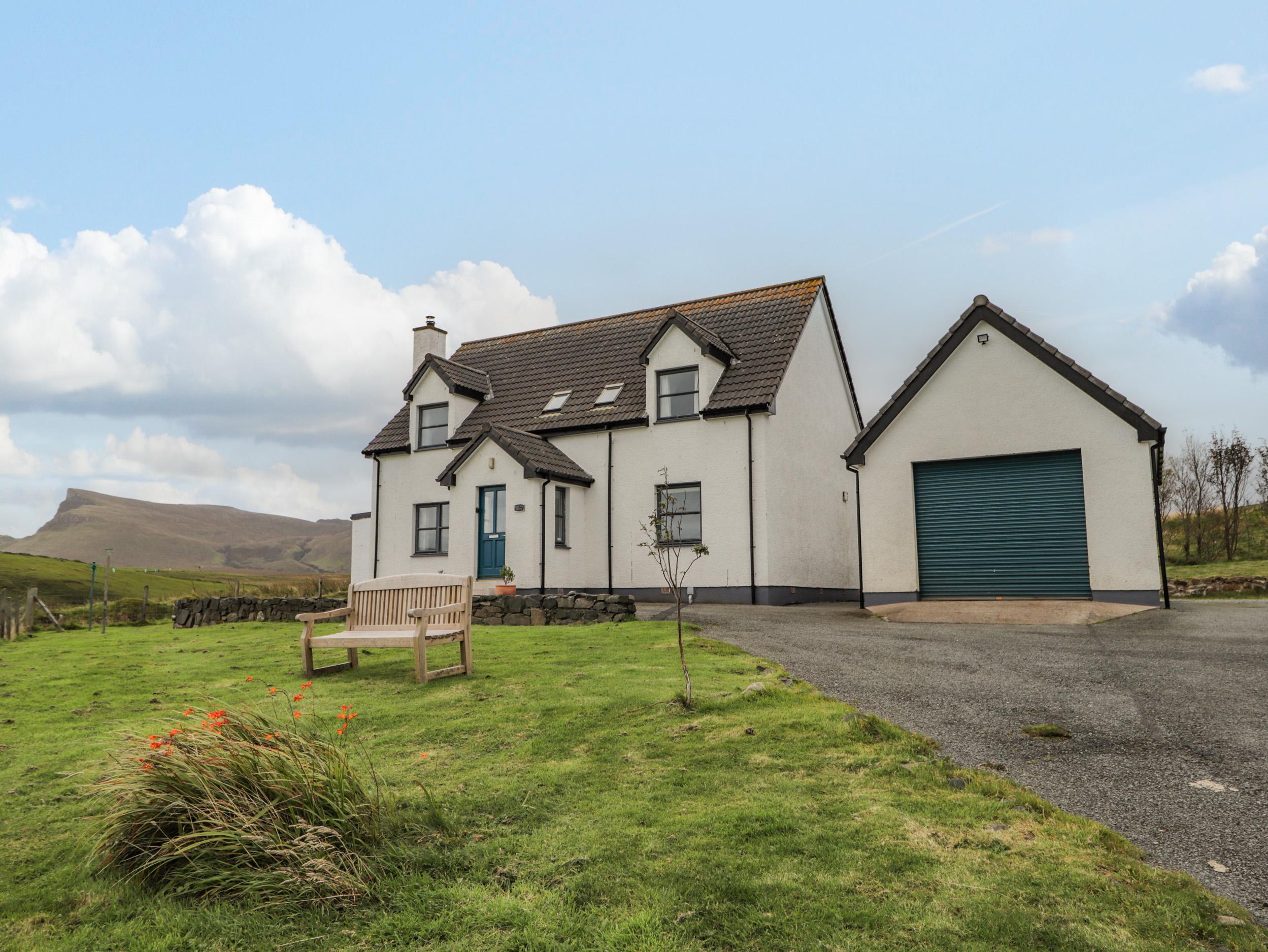 Holiday Cottage Reviews for Hilltop House - Holiday Cottage in  Portree, Highlands