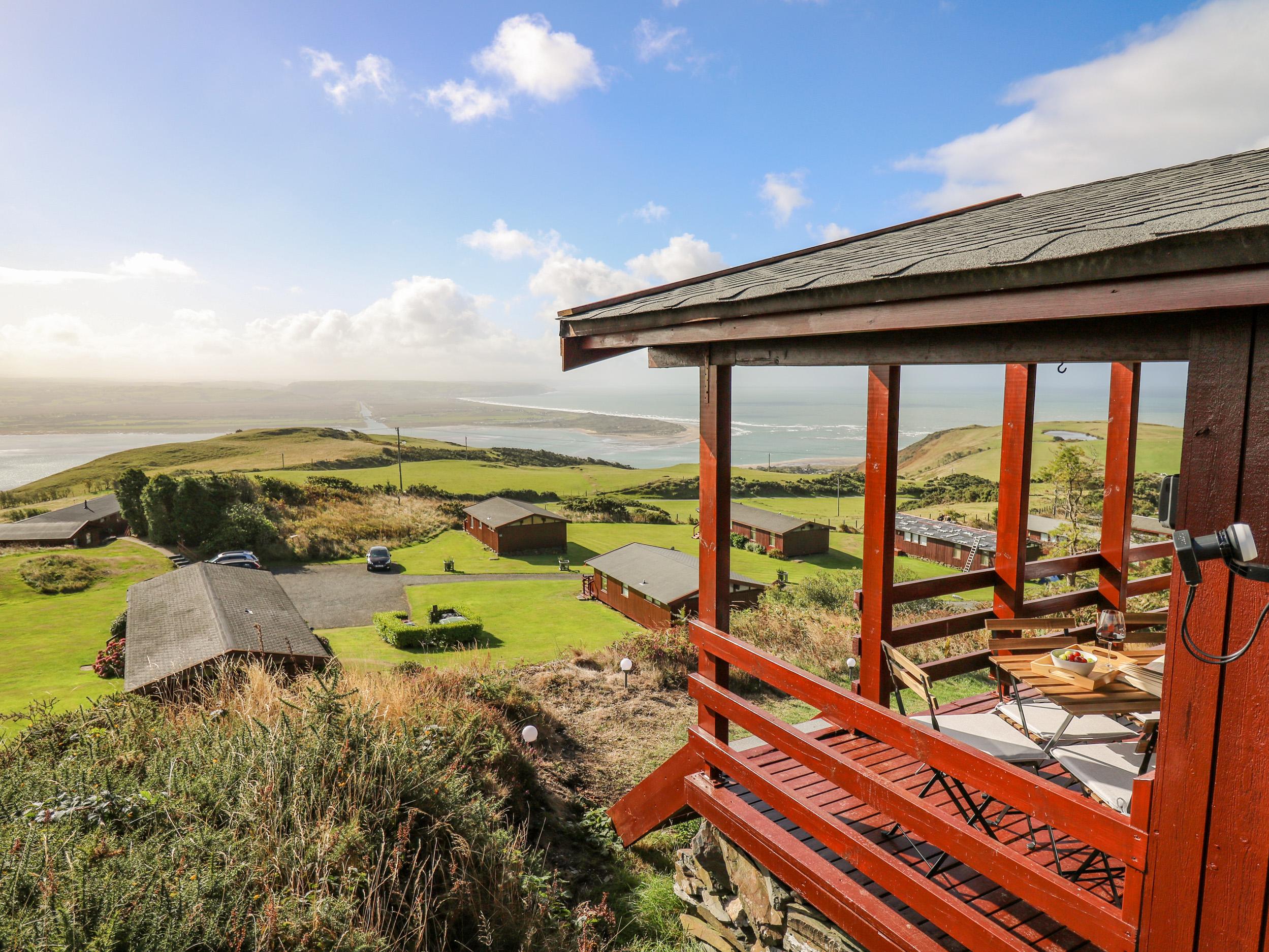 Holiday Cottage Reviews for Top Of The World Lodge - Holiday Cottage in Aberdovey, Gwynedd