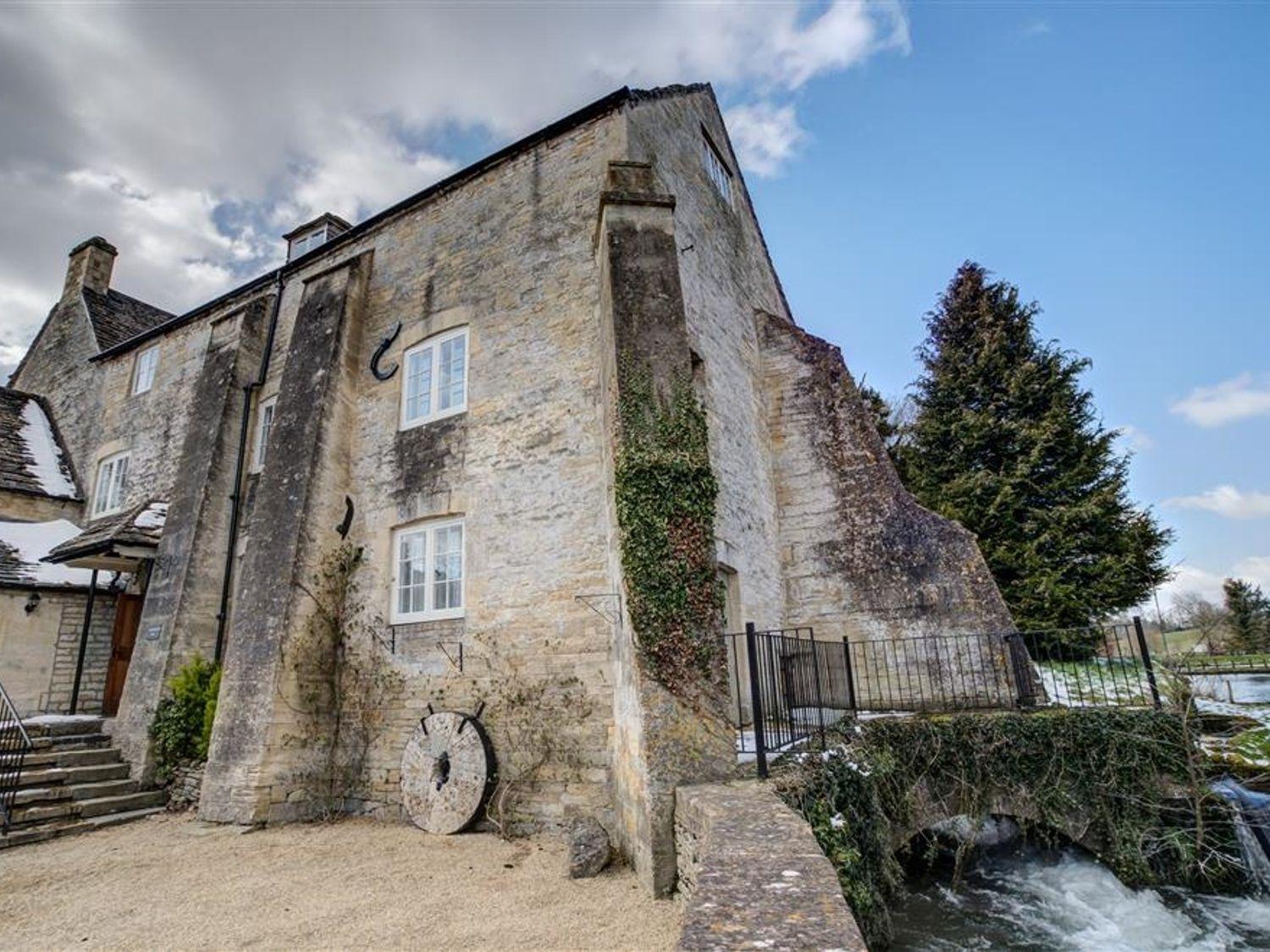 Holiday Cottage Reviews for Arlington Mill - Holiday Cottage in Cirencester, Gloucestershire