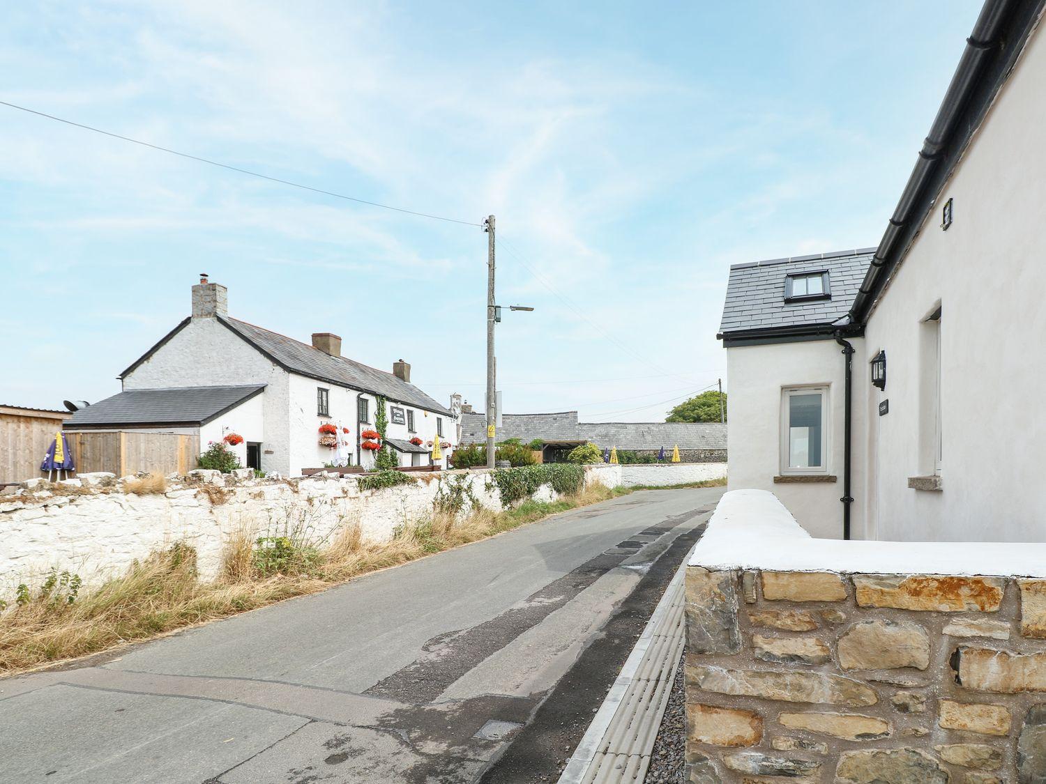 Holiday Cottage Reviews for Awel Deg - 1 Plough & Harrow - Holiday Cottage in Llantwit Major, Vale of Glamorgan