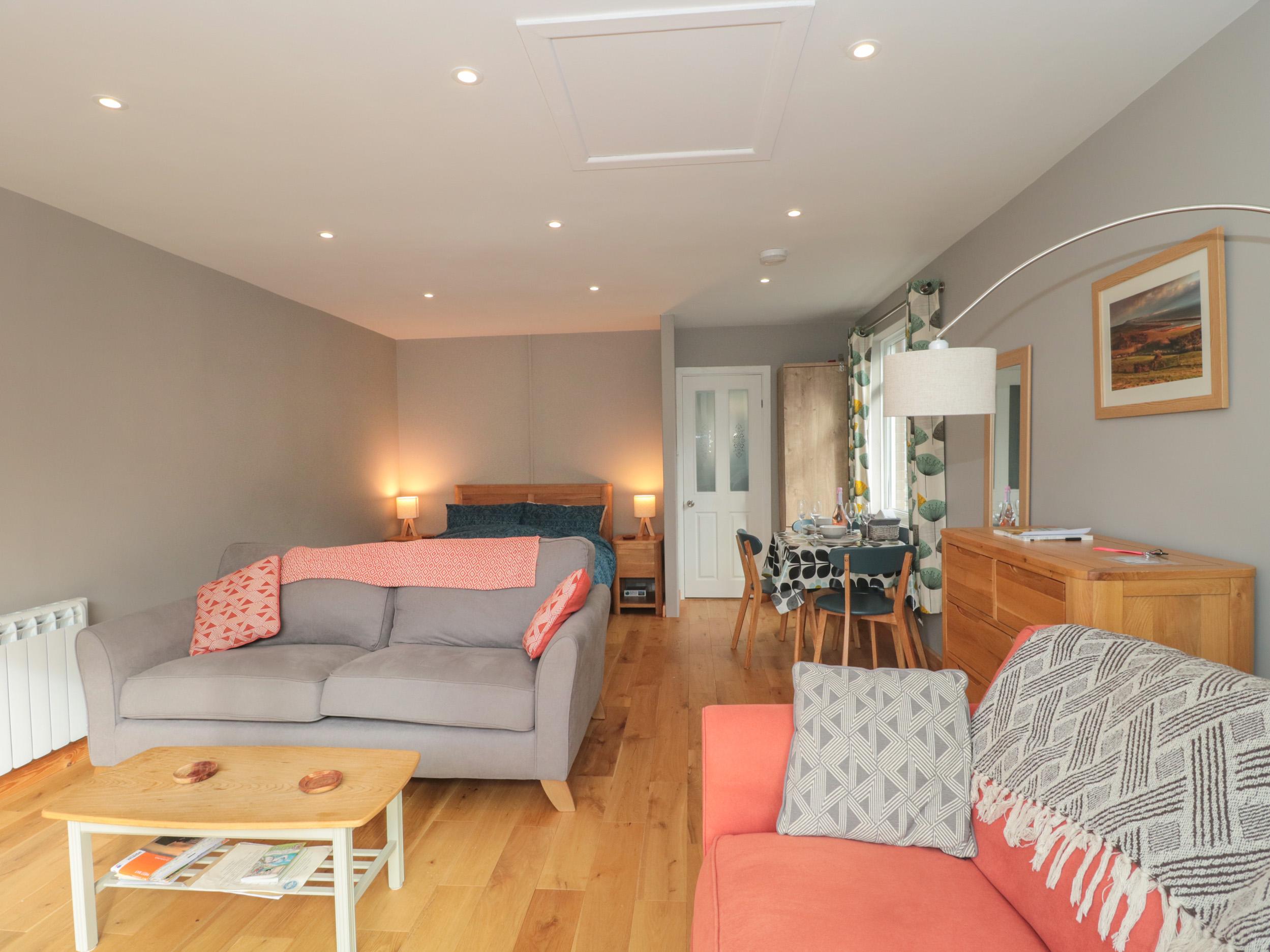 Holiday Cottage Reviews for 24 Heron Court - Cottage Holiday in West Bay, Dorset