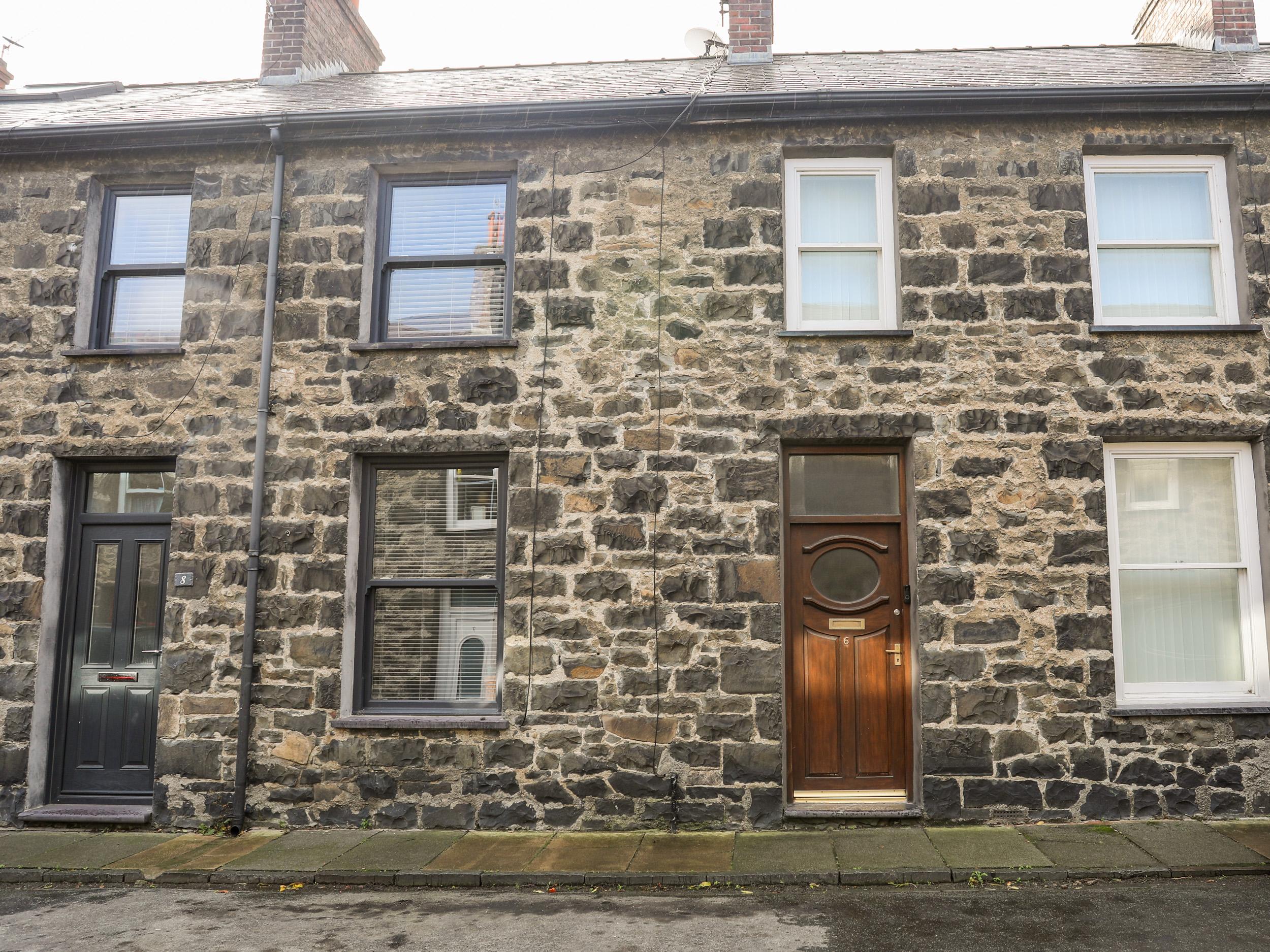 Holiday Cottage Reviews for 6 Erasmus Street - Holiday Cottage in Penmaenmawr, Conwy