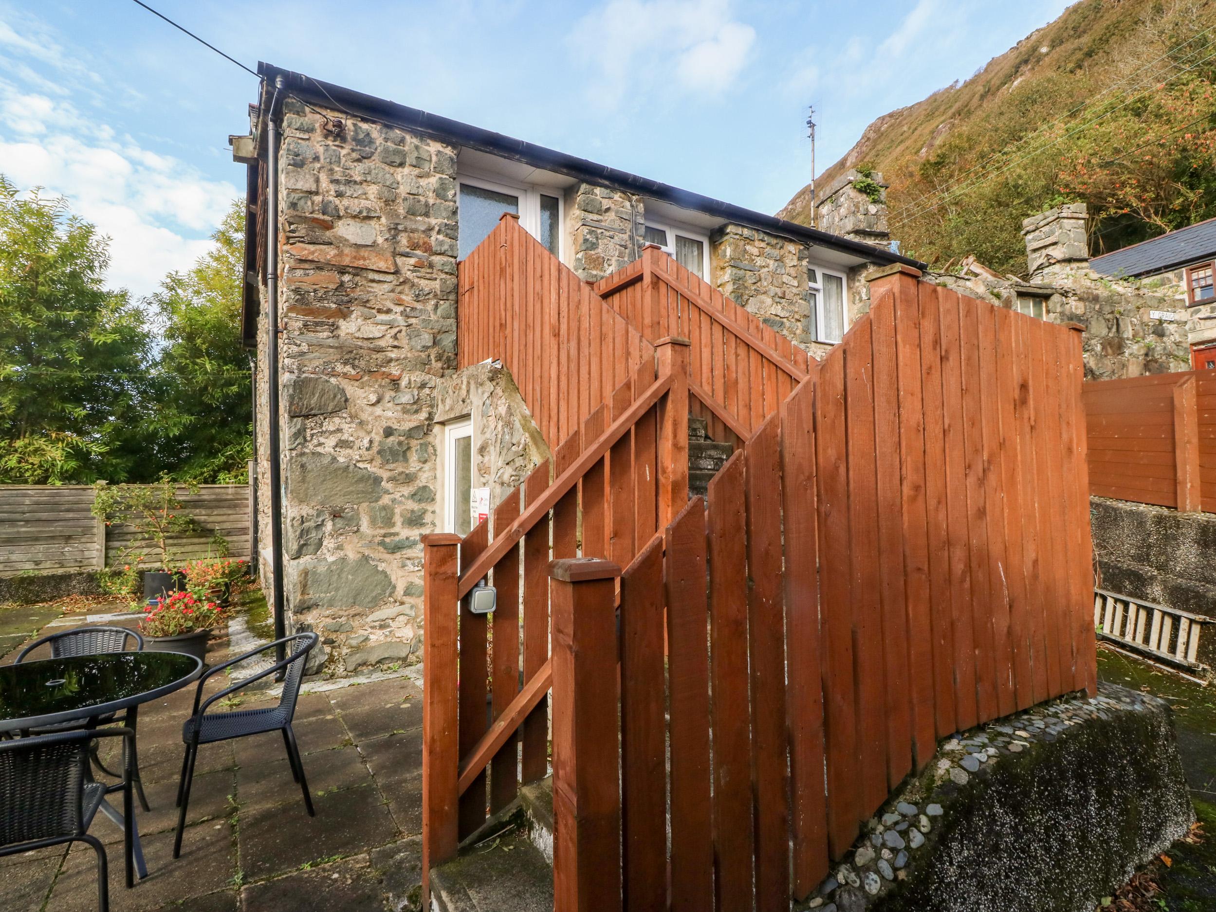 Holiday Cottage Reviews for First Floor Apartment - Cottage Holiday in Porthmadog, Gwynedd