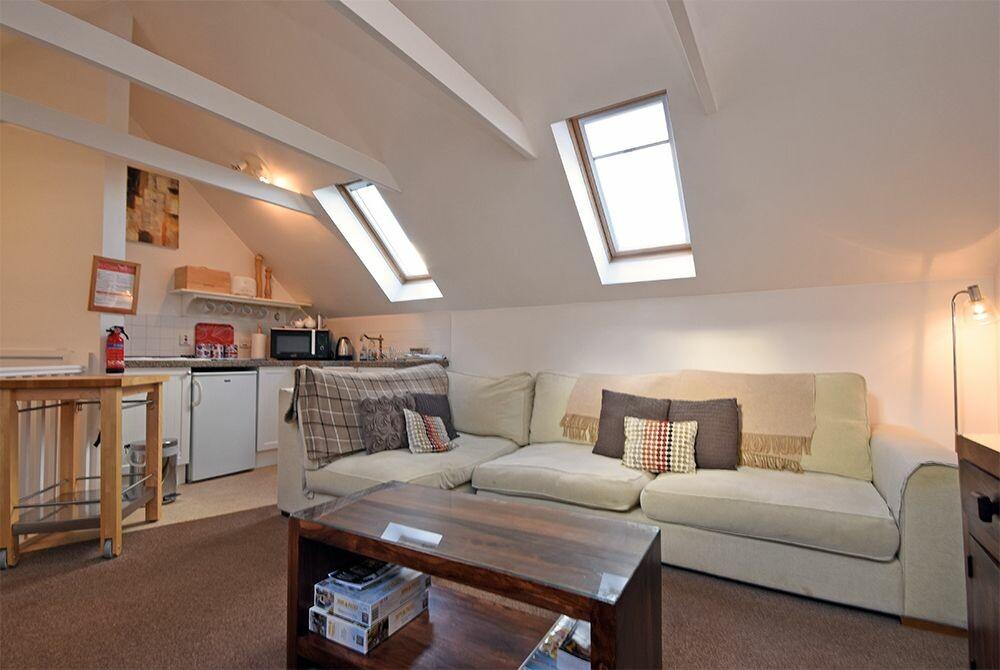 Holiday Cottage Reviews for Mistletoe Cottage - Cottage Holiday in Bamburgh, Northumberland