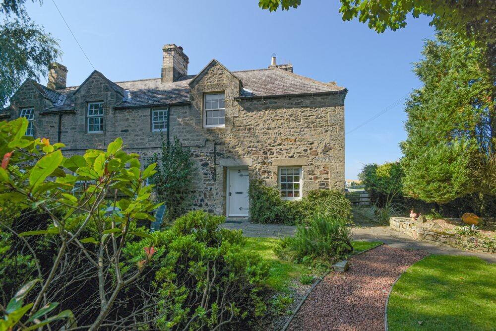 Holiday Cottage Reviews for Avocet Cottage - Holiday Cottage in Bamburgh, Northumberland