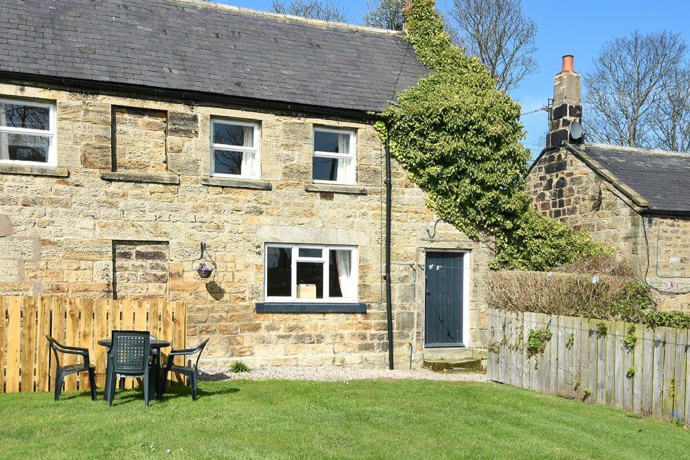 Holiday Cottage Reviews for Bilton Farm Cottage No2 - Self Catering in Alnmouth, Northumberland