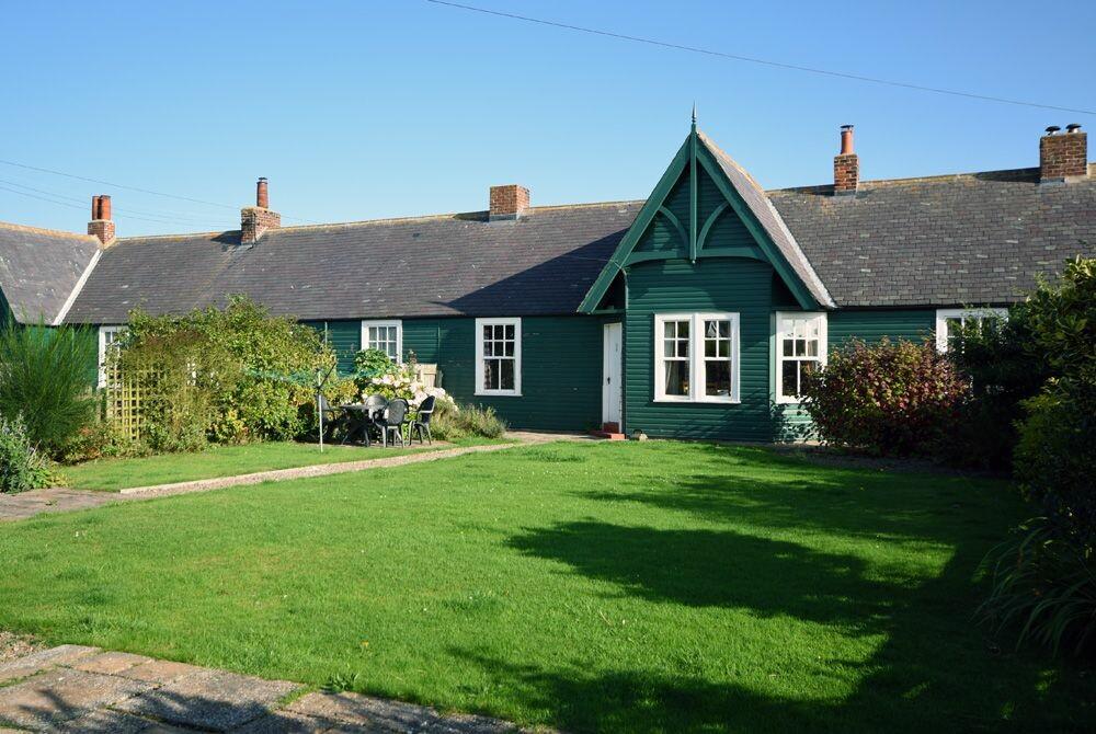 Holiday Cottage Reviews for Armstrong Cottages No2 - Cottage Holiday in Bamburgh, Northumberland