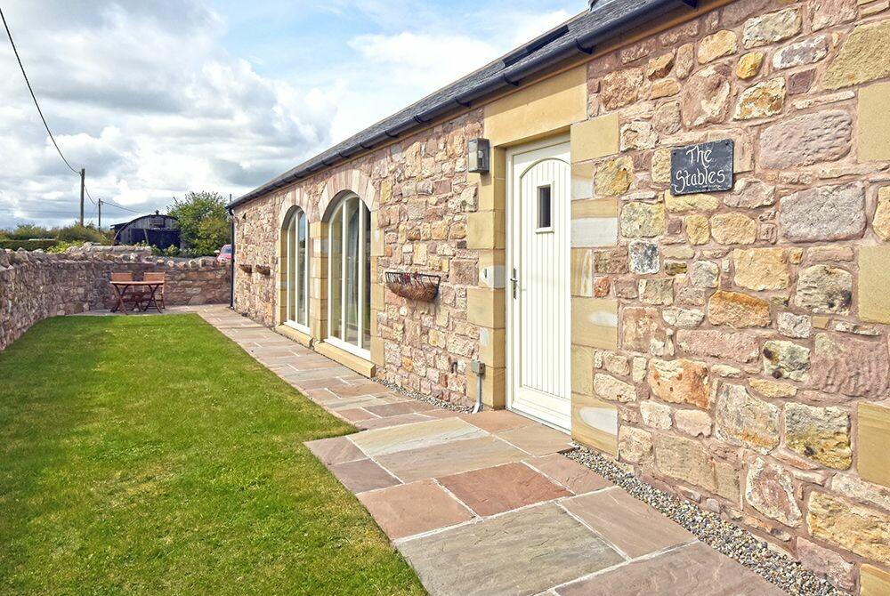 Holiday Cottage Reviews for The Stables - Holiday Cottage in Seahouses, Northumberland