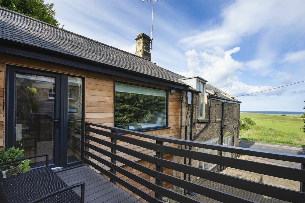 Holiday Cottage Reviews for The Upper Deck - Holiday Cottage in Alnmouth, Northumberland