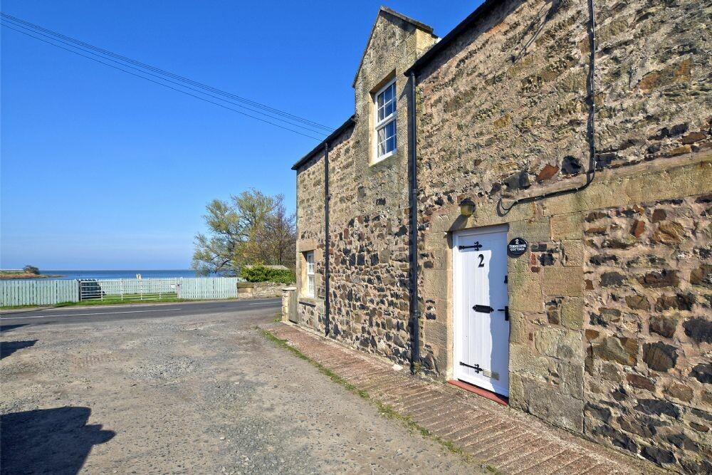 Holiday Cottage Reviews for Turnstone Cottage - Self Catering in Bamburgh, Northumberland