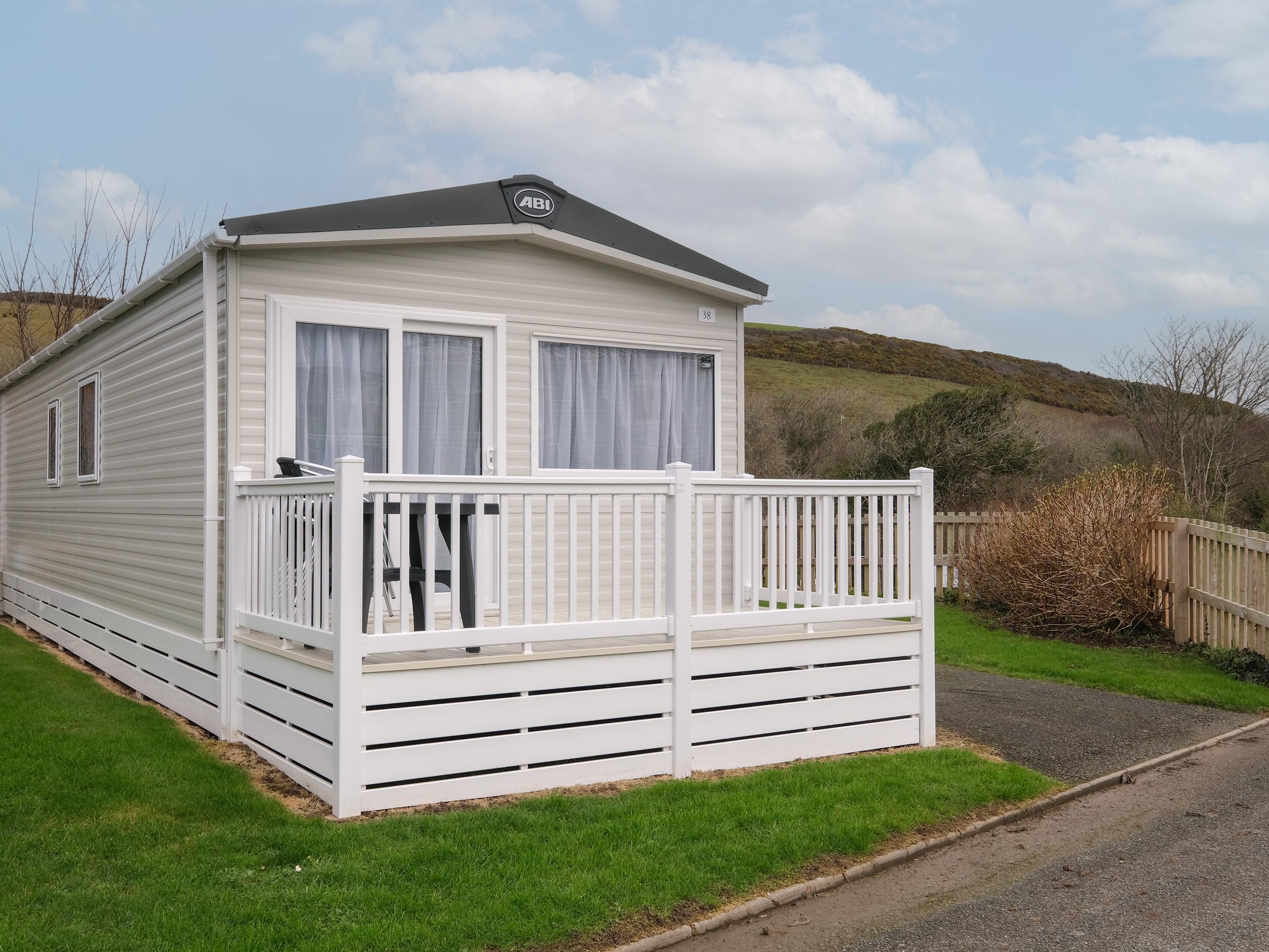 Holiday Cottage Reviews for Sun Haven 38 - Holiday Cottage in Newquay, Cornwall Inc Scilly