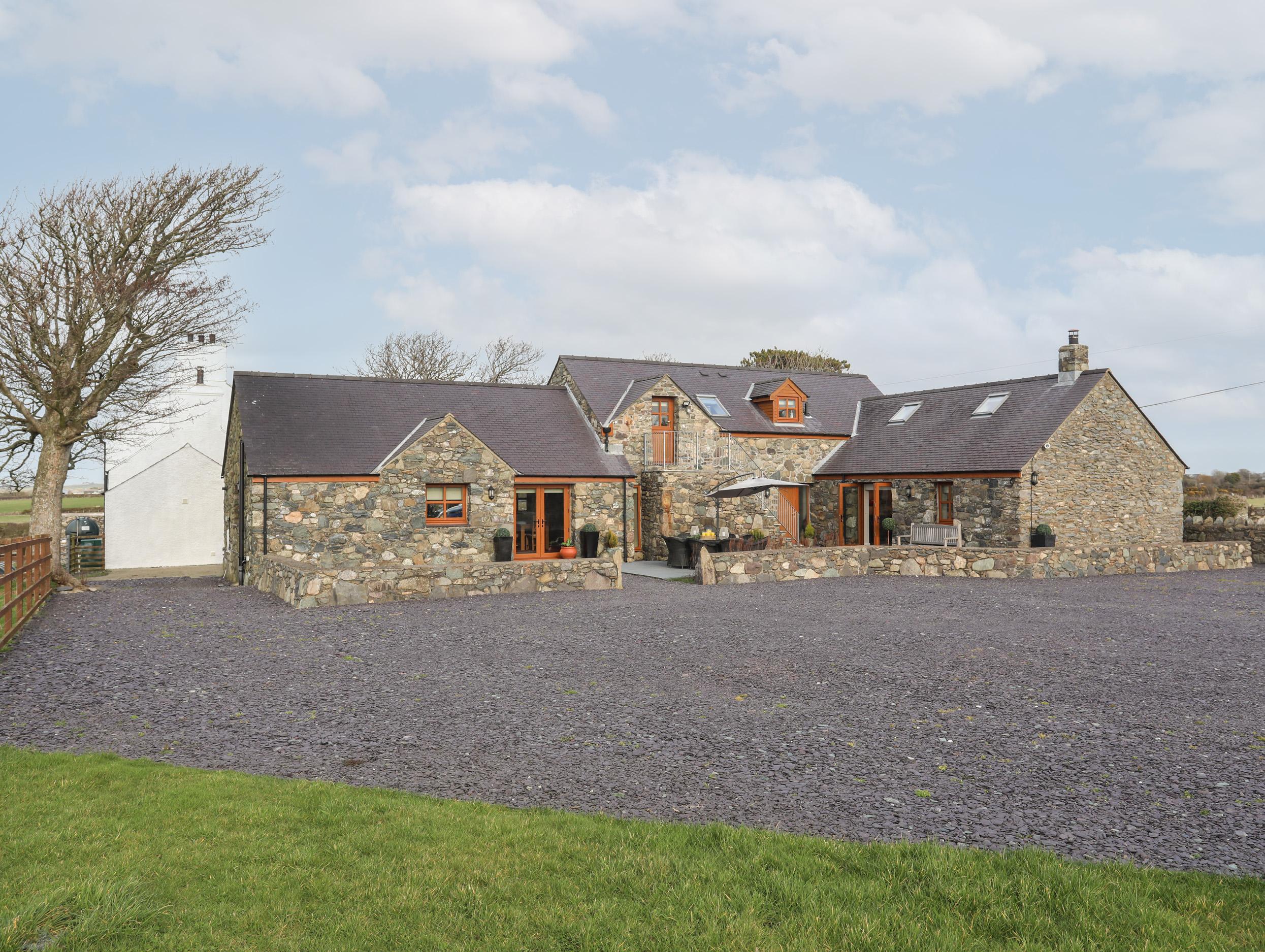 Holiday Cottage Reviews for Ysgubor Wen - Holiday Cottage in Rhosneigr, Isle of Anglesey