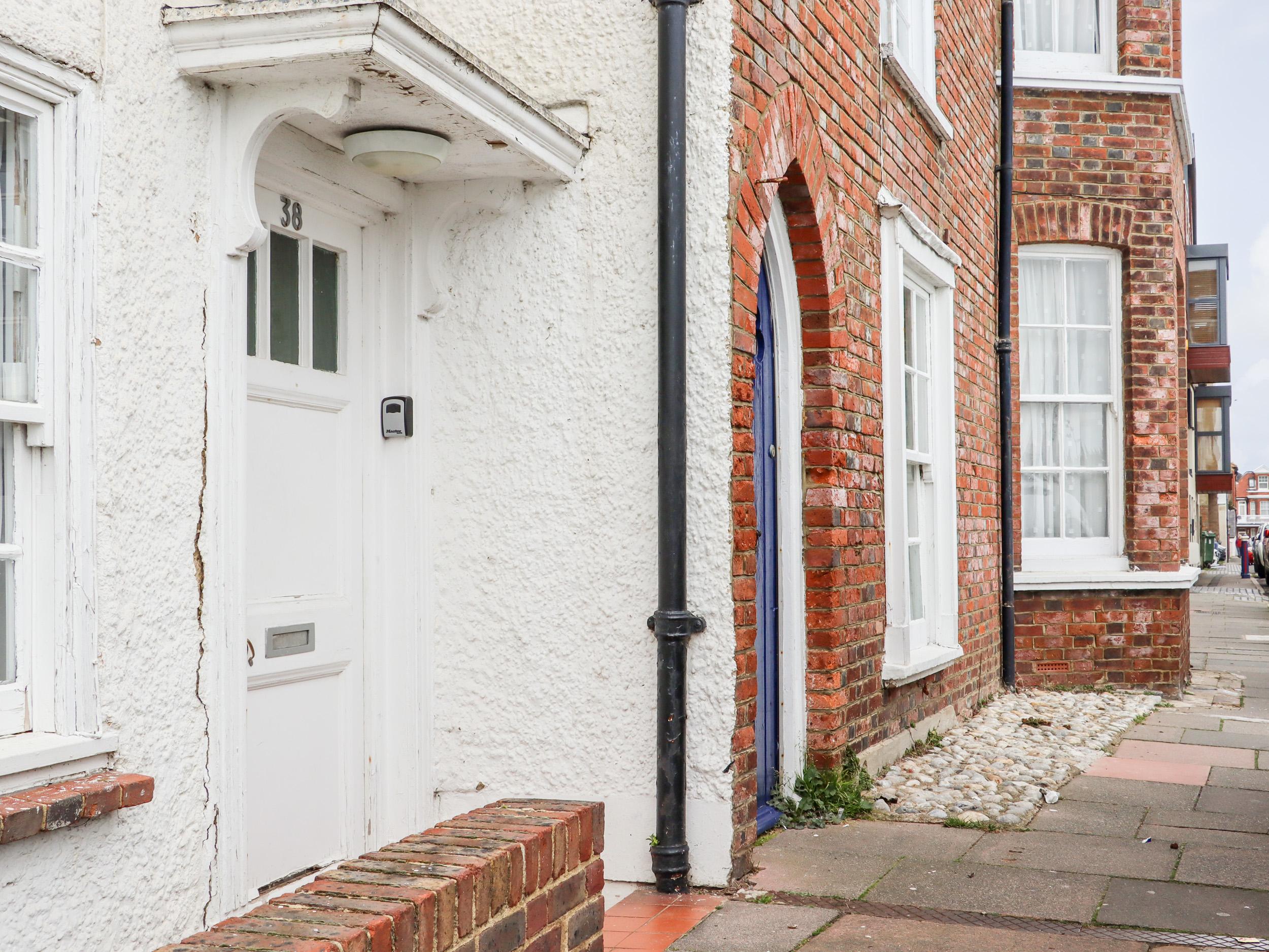 Holiday Cottage Reviews for Sea Beach Cottage - Holiday Cottage in Eastbourne, East Sussex