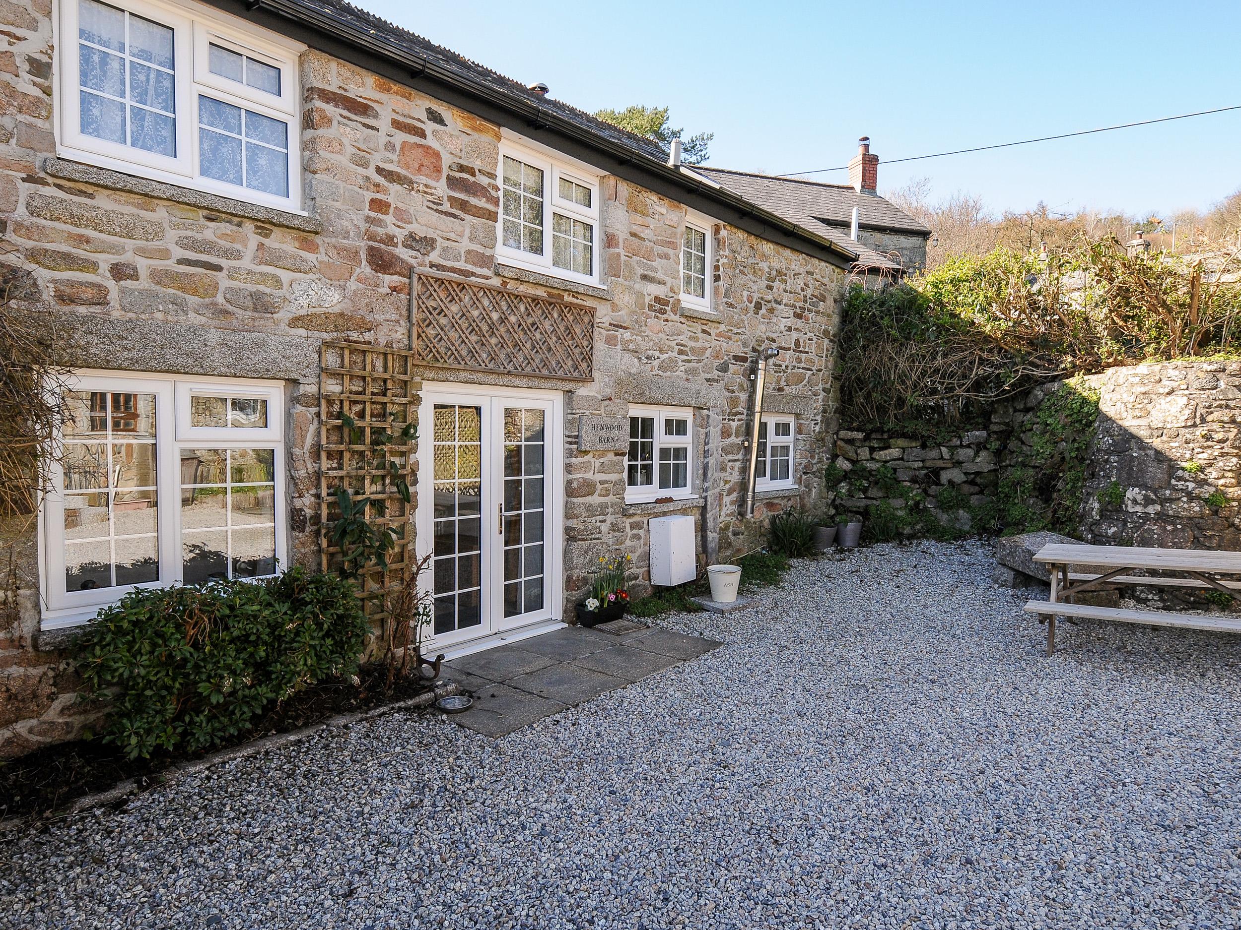 Holiday Cottage Reviews for Henwood Barn - Holiday Cottage in Liskeard, Cornwall Inc Scilly