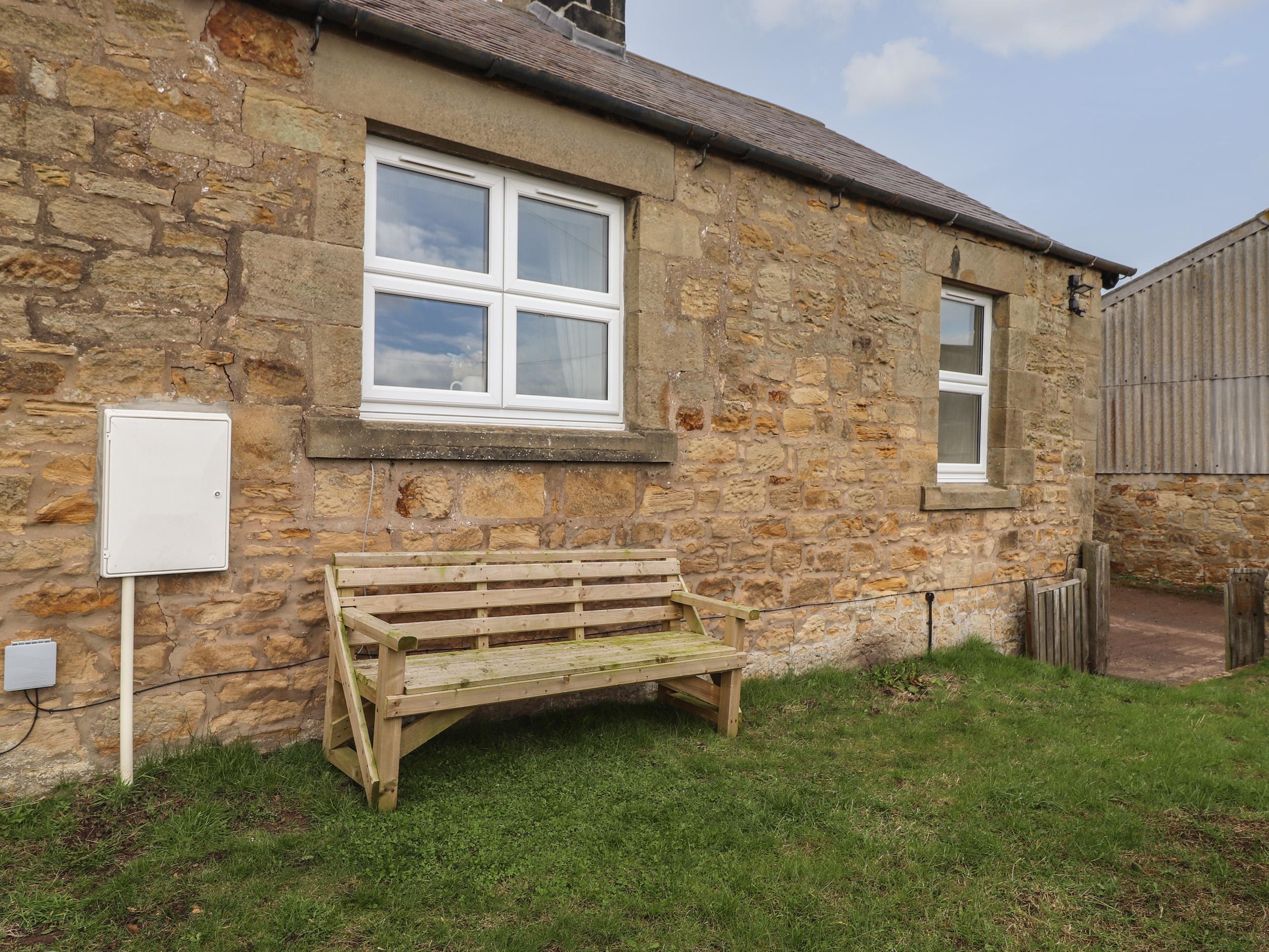 Holiday Cottage Reviews for Pond Cottage - Holiday Cottage in Alnmouth, Northumberland