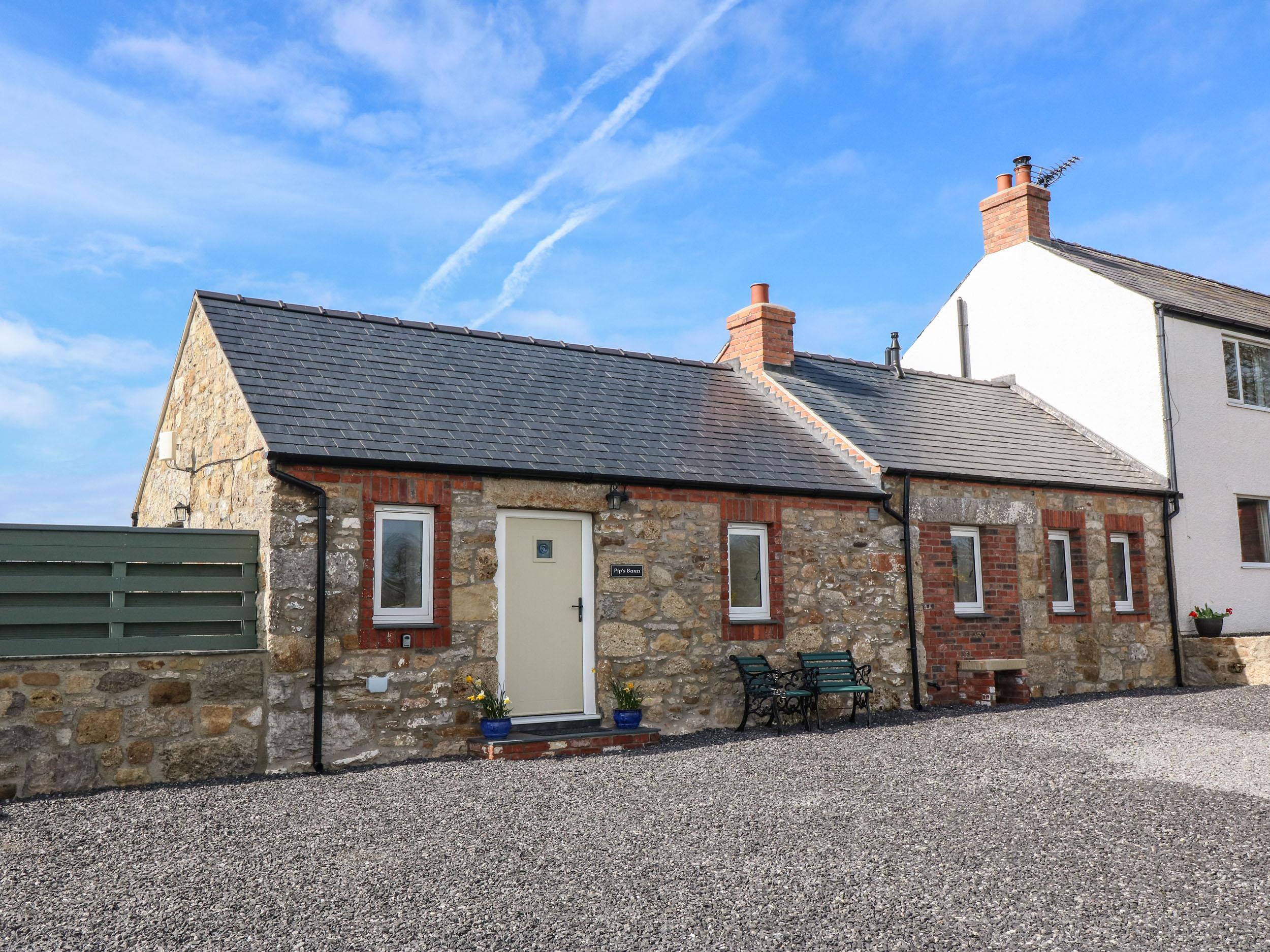 Holiday Cottage Reviews for Pip's Barn - Holiday Cottage in Benllech, Isle of Anglesey