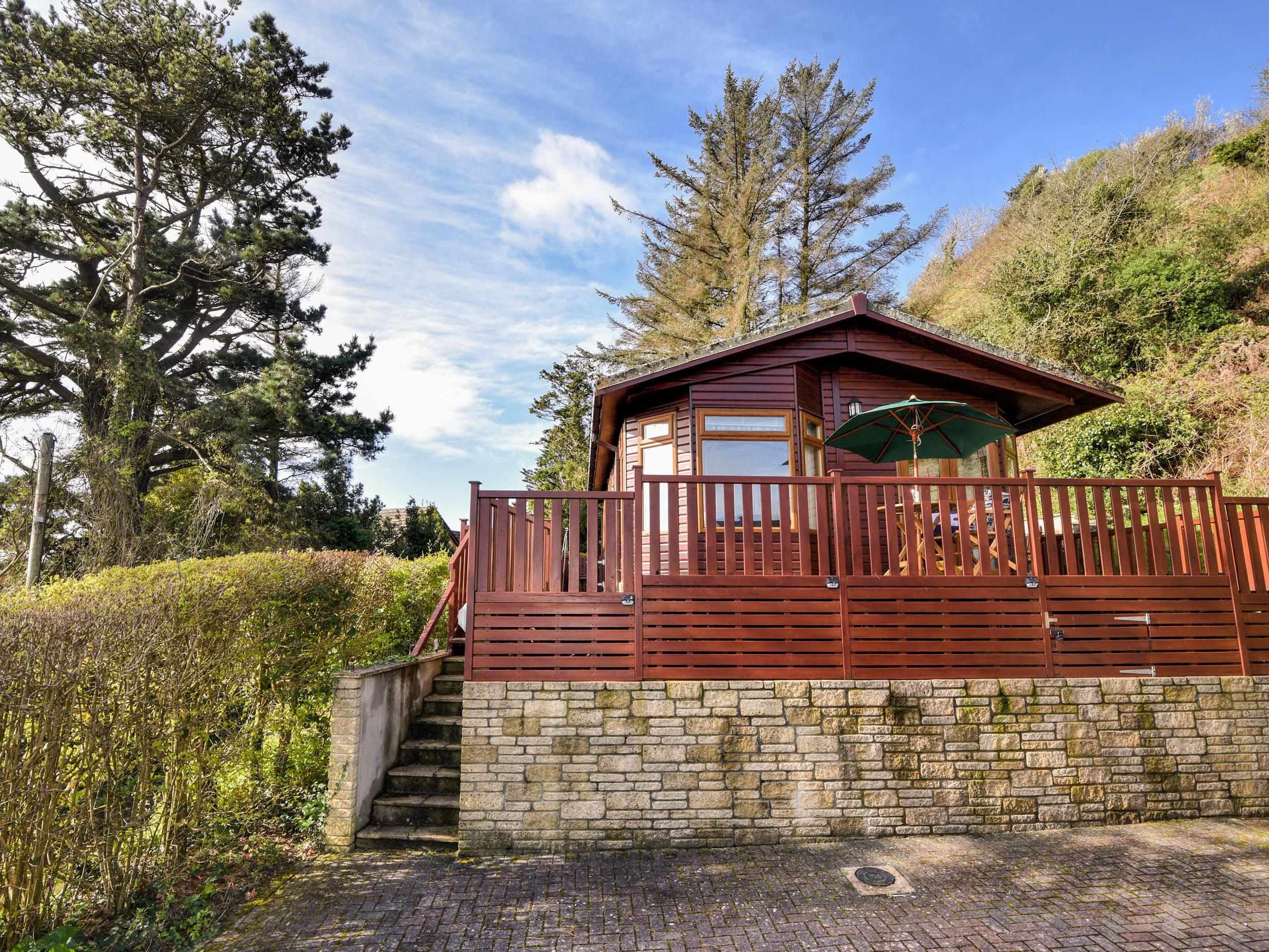 Holiday Cottage Reviews for The Lodge @ Clifftop Park - Holiday Cottage in Charmouth, Dorset